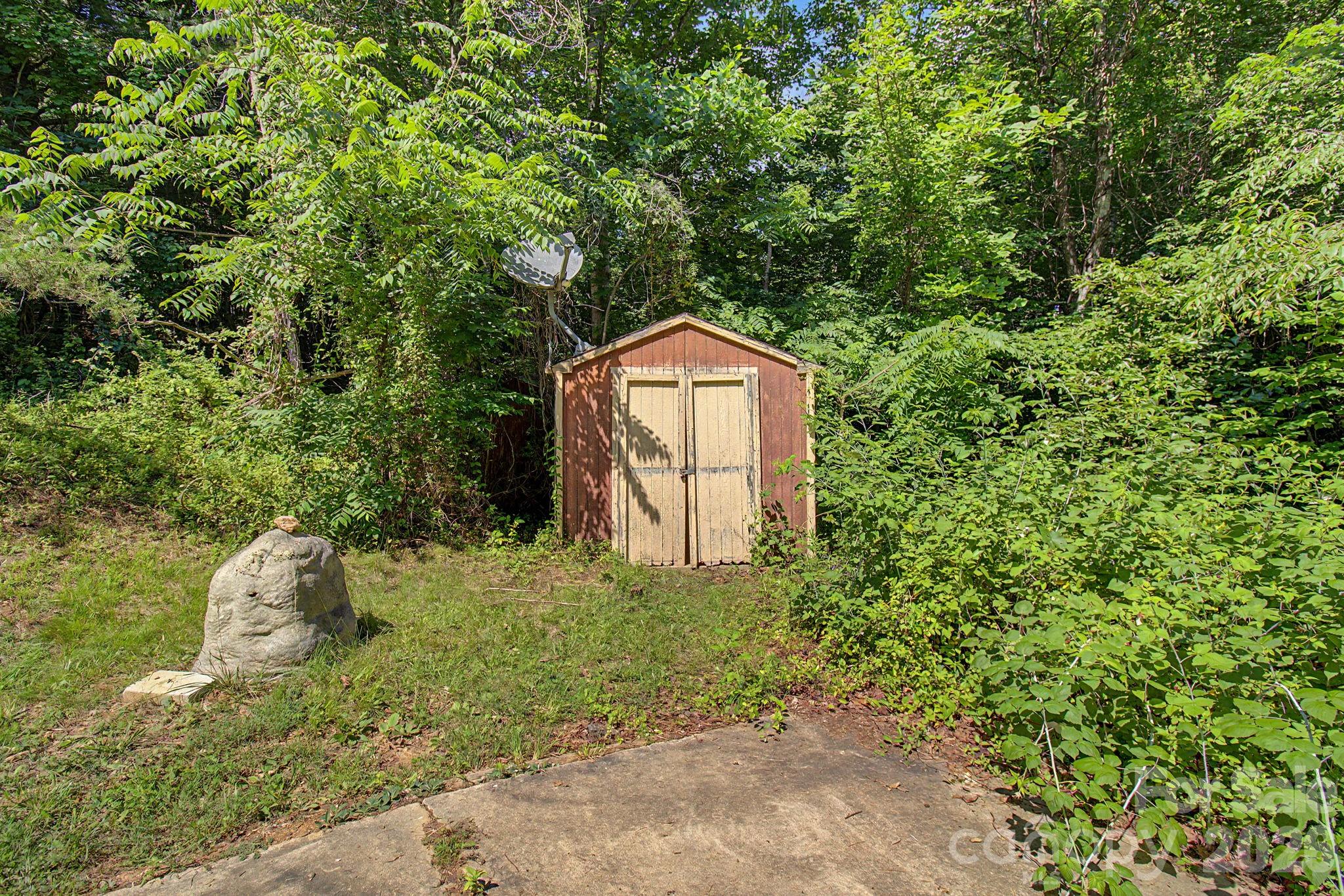 Pinecrest - Residential