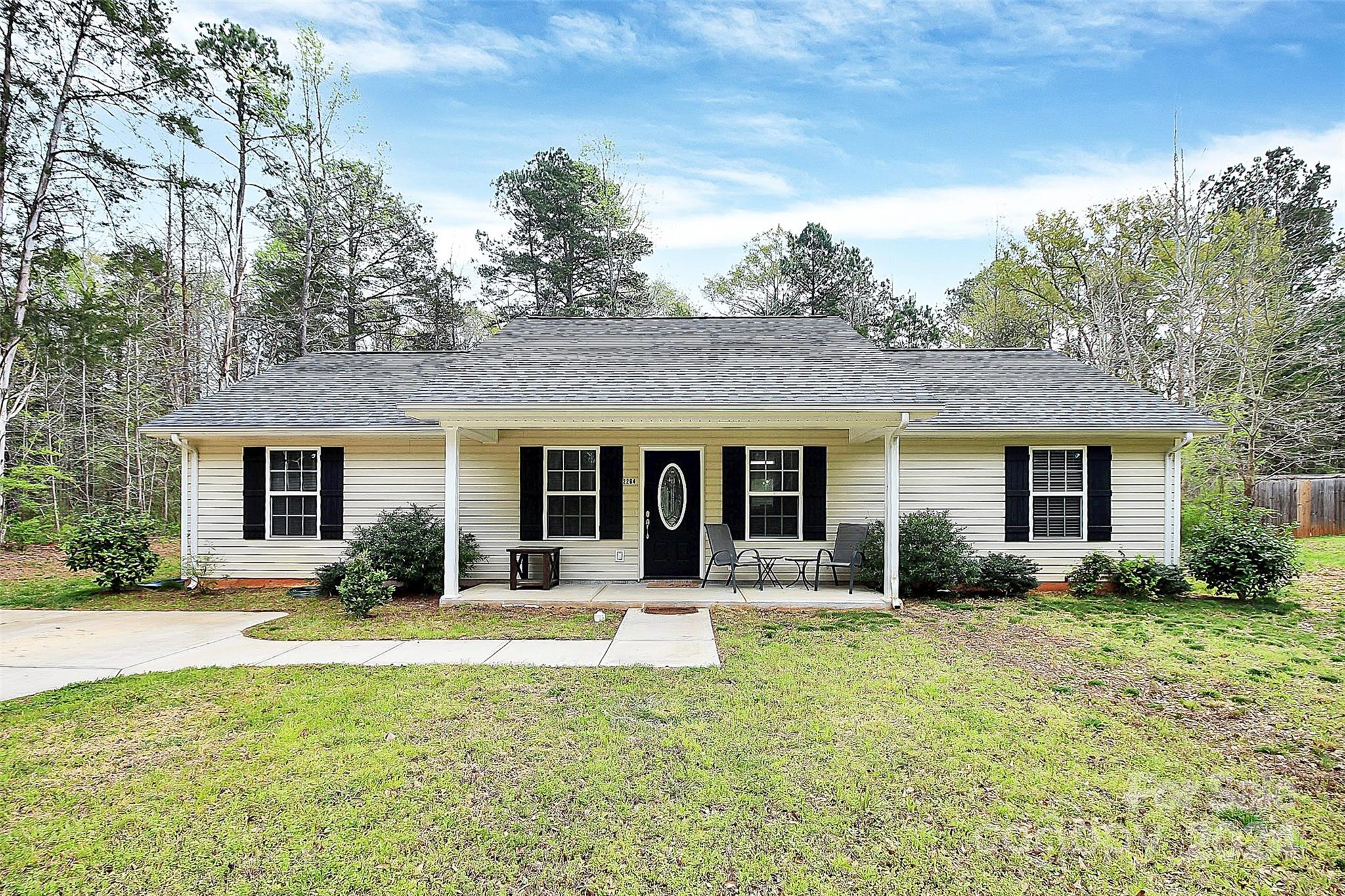 Honey, I'm home! Come check out this close to brand new home. As you enter, you are greeted with a open concept, and plenty of space for entertaining. This split floor plan is equip with stainless steel appliances, great sized bedrooms and cozy living space. Come see all this beauty has to offer. Book your showing today!
