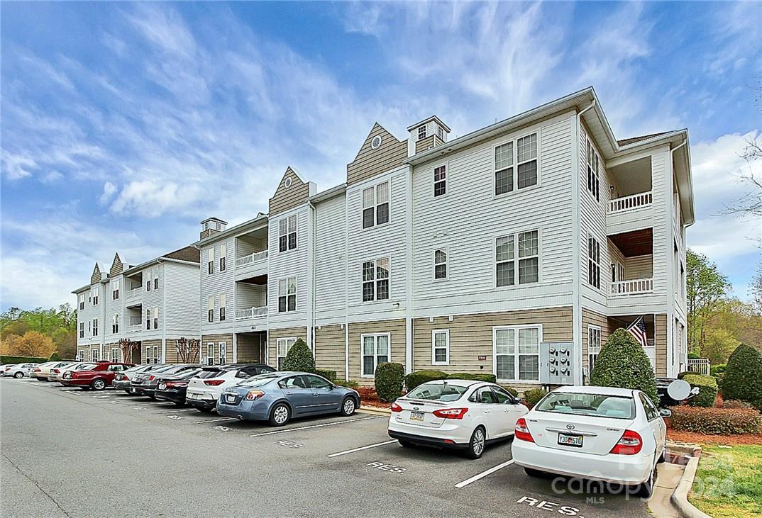 The Terraces at Oakhurst - Residential Lease