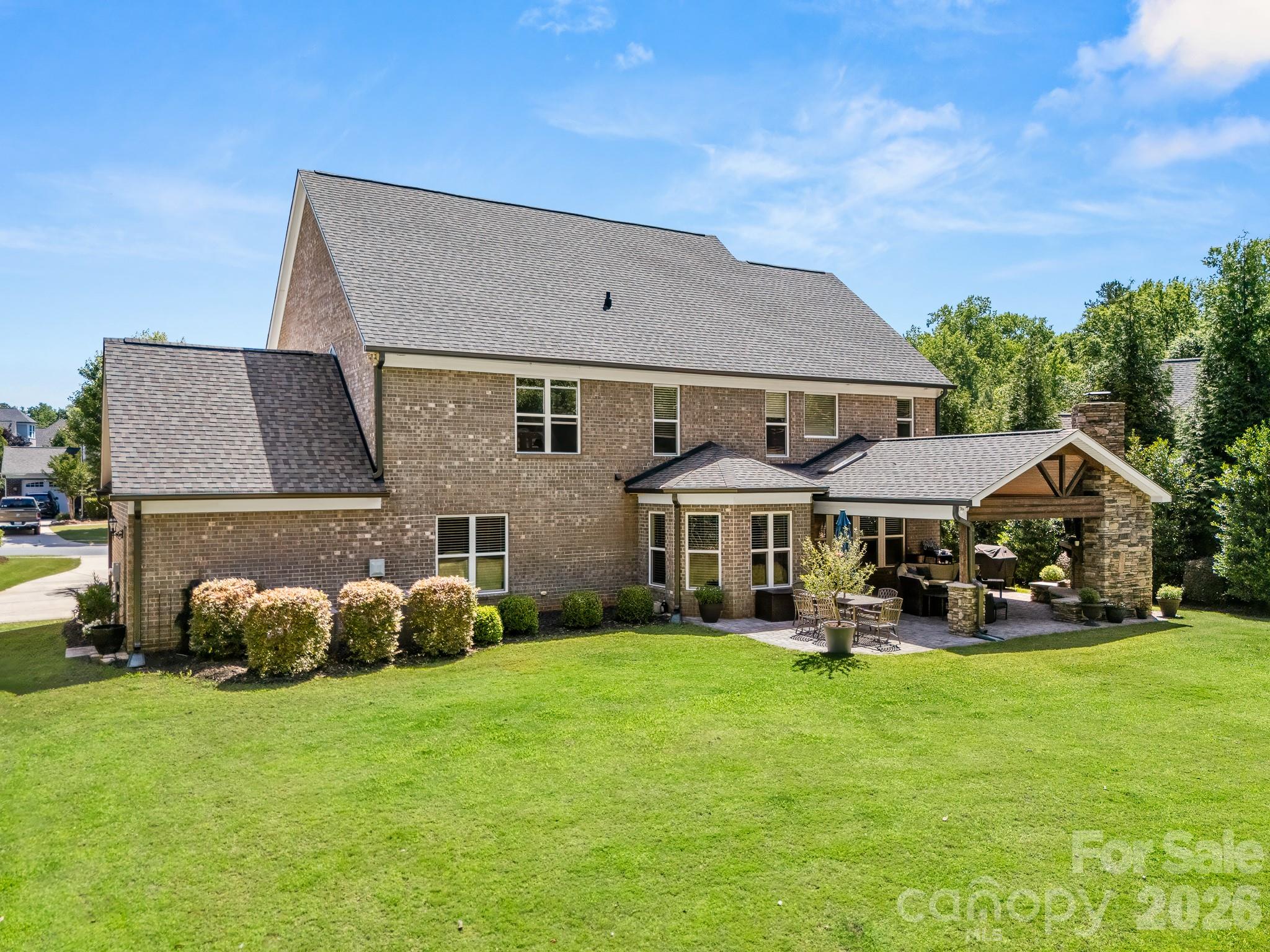 The Chimneys of Marvin - Residential