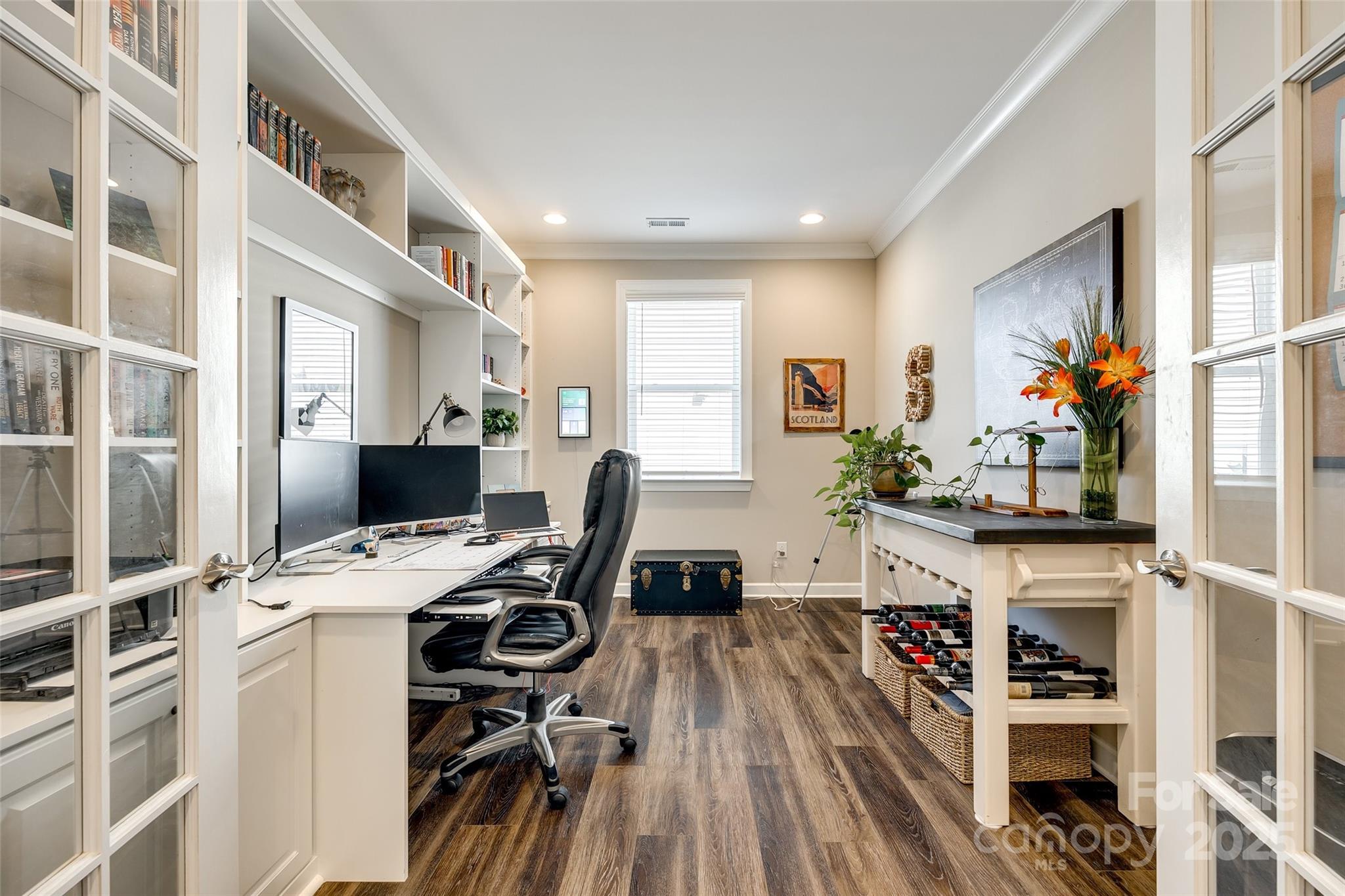 Lake Crest - Residential