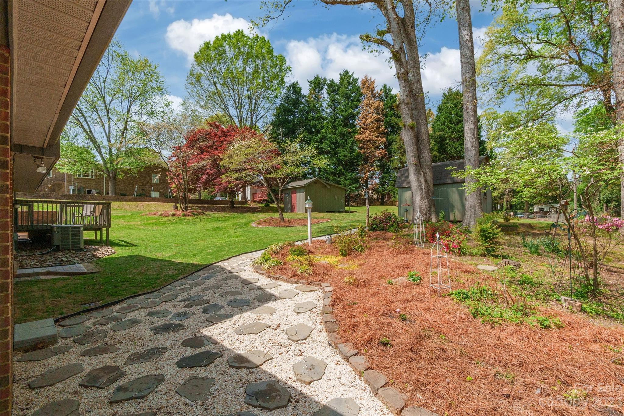 Ragin Estates - Residential