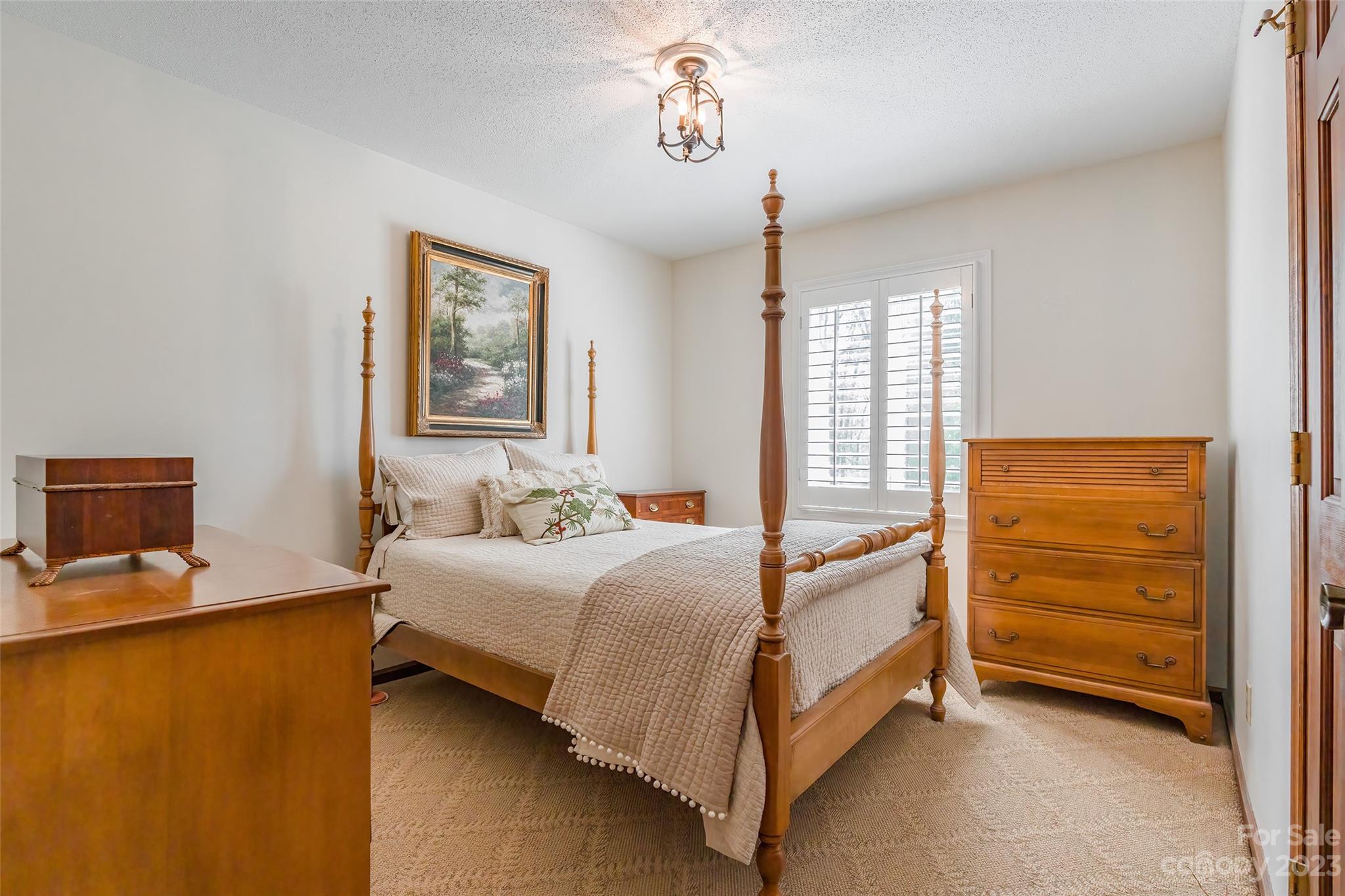 Ragin Estates - Residential