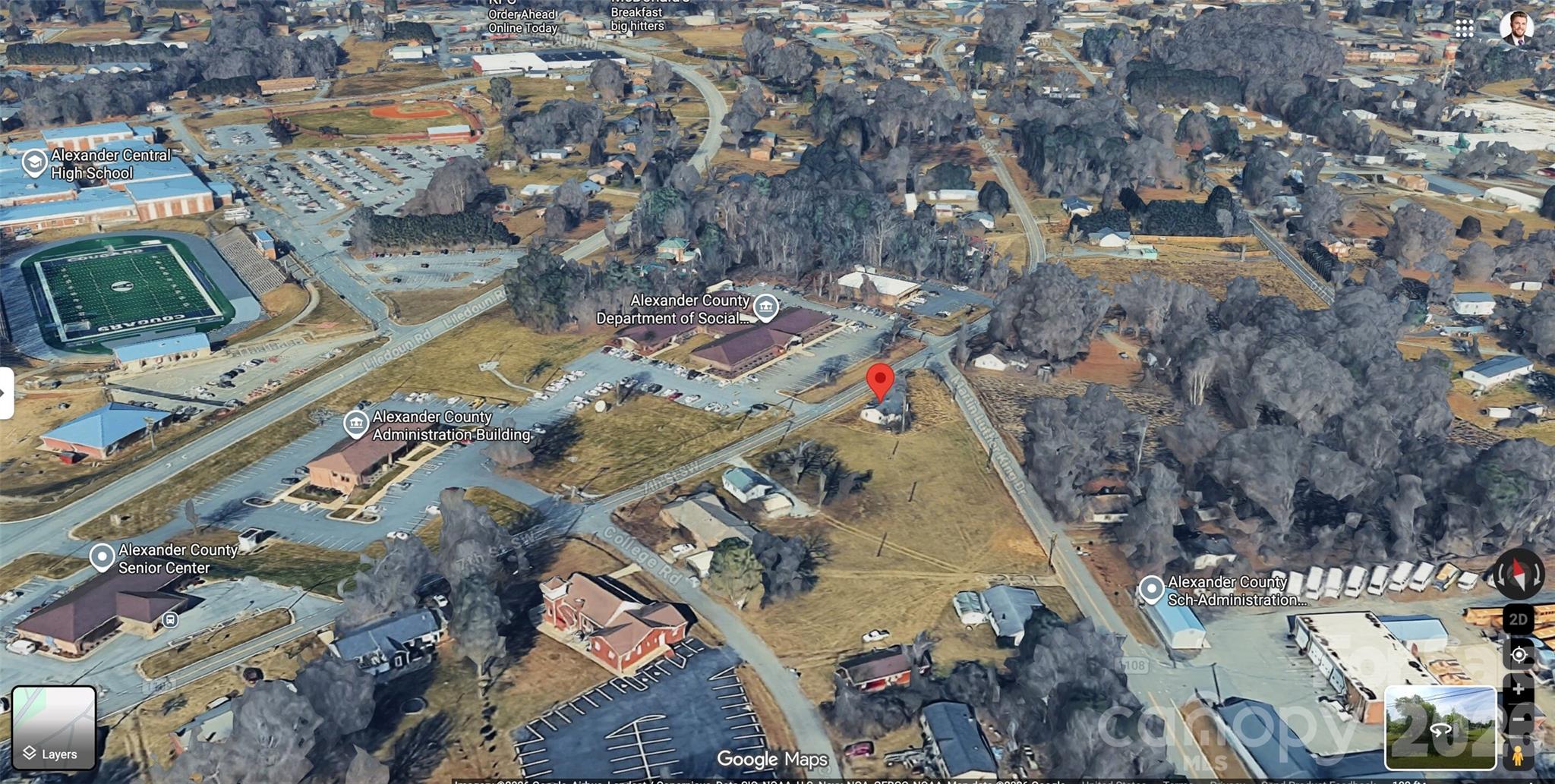 Main image without alt text