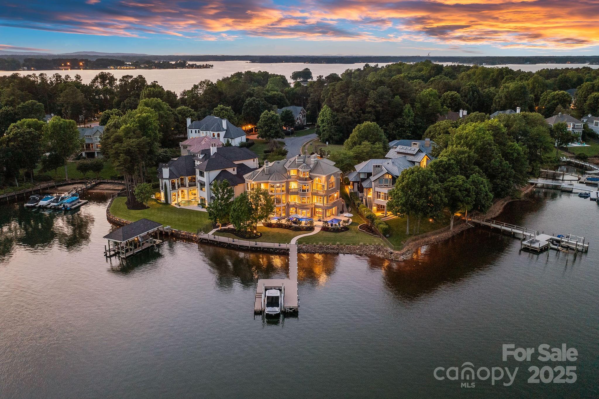 The Peninsula - Residential
