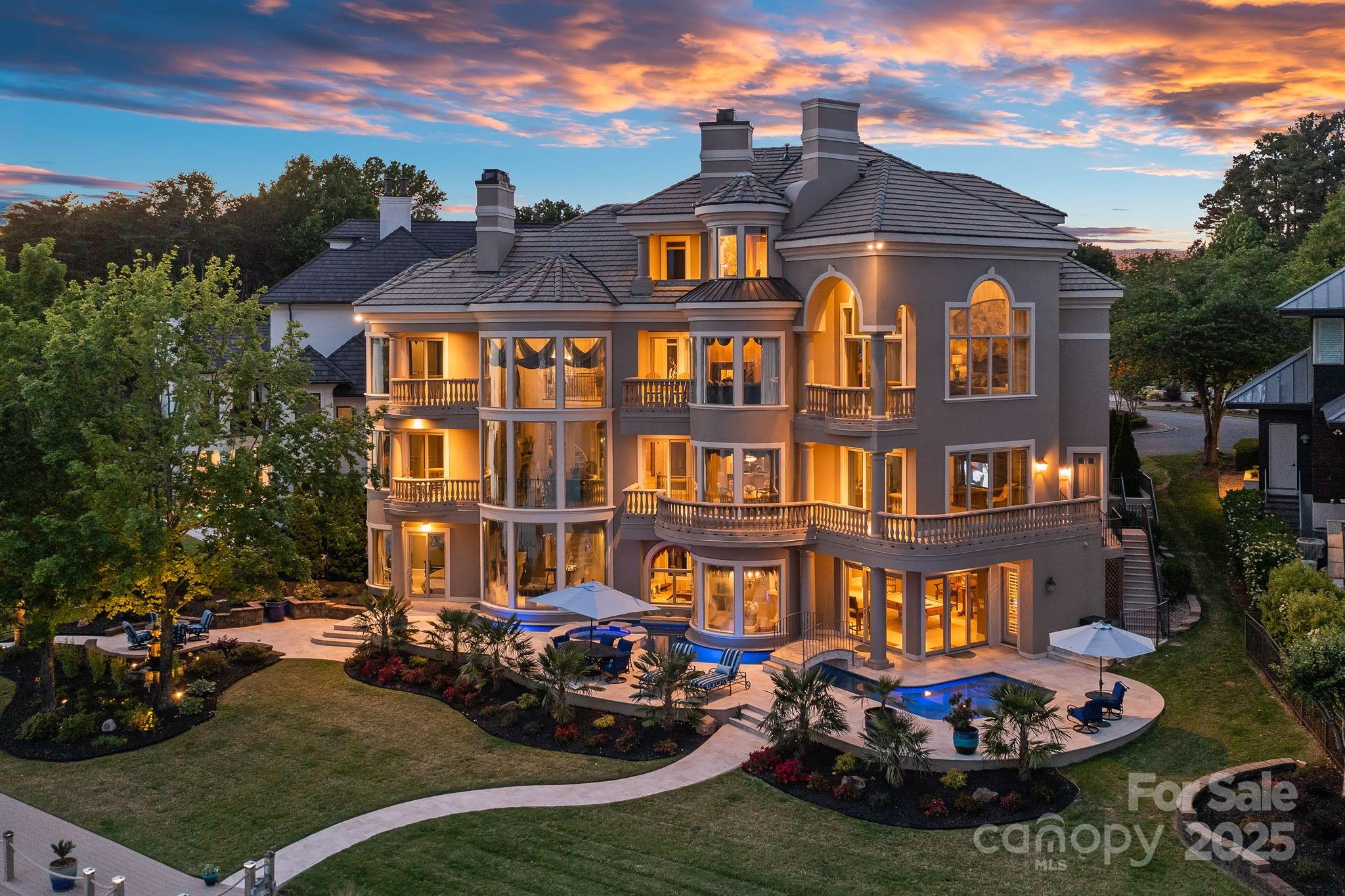The Peninsula - Residential