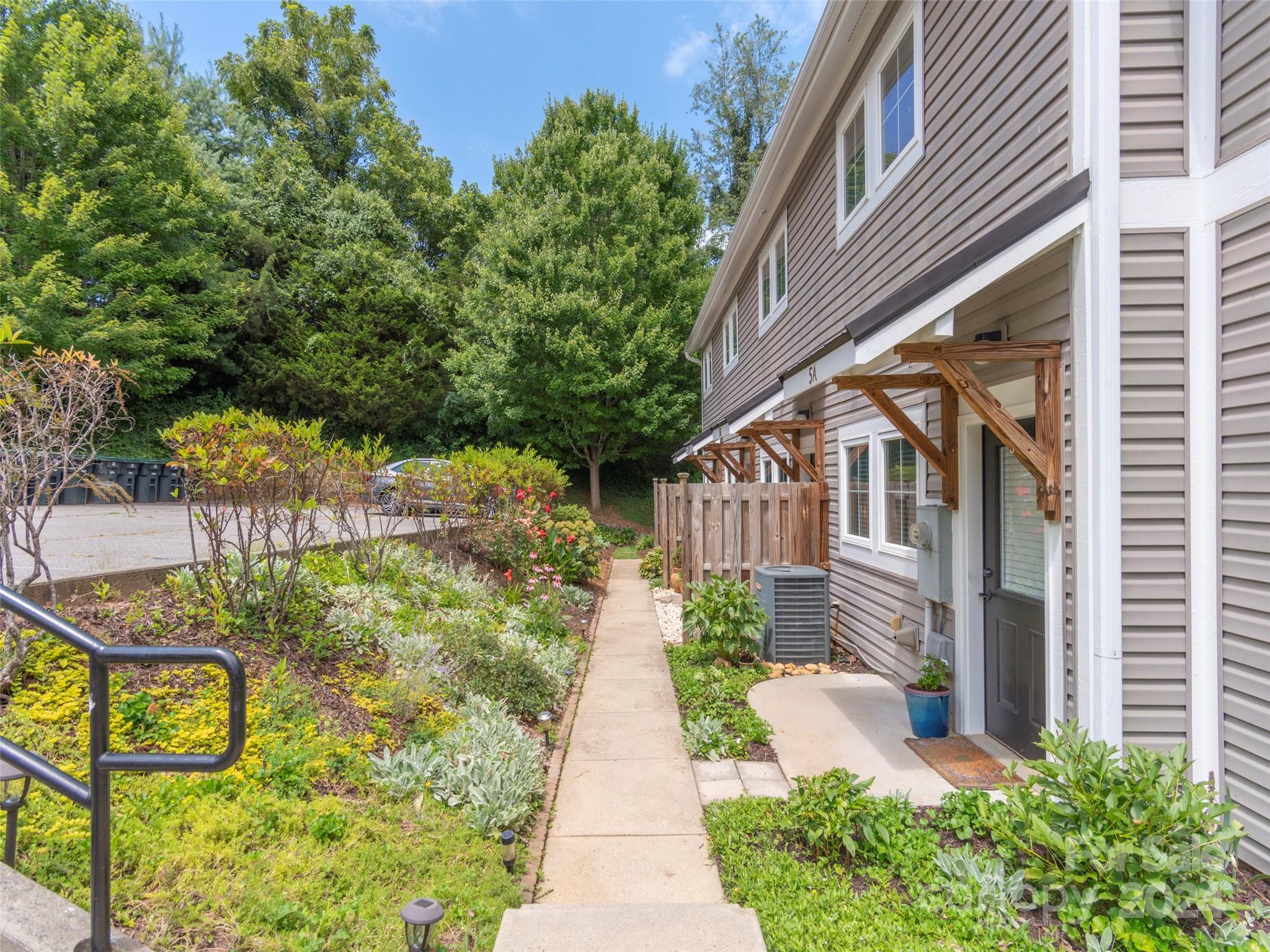 Elk Mountain Townhomes - Residential