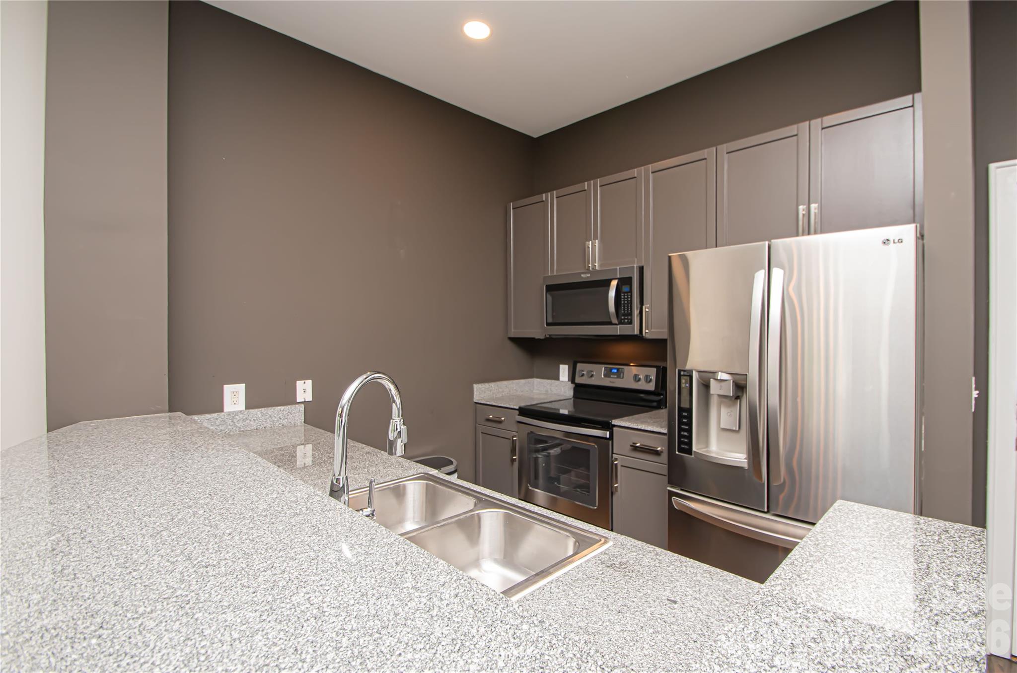 Park Avenue Condominiums - Residential