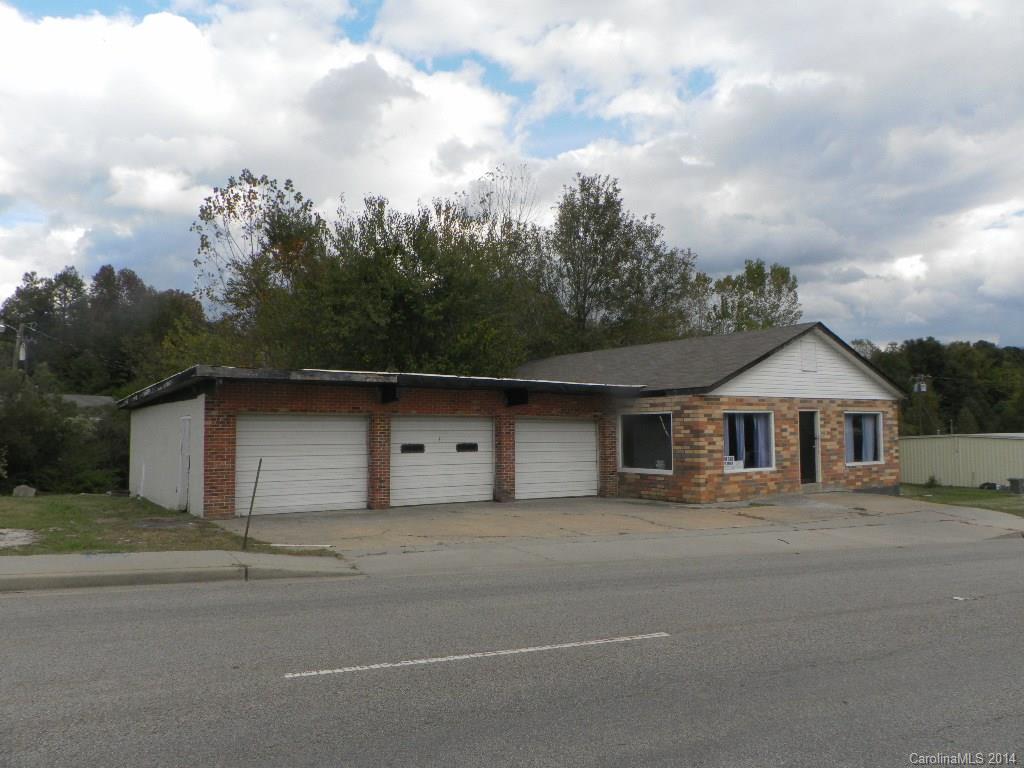 Prefect business location!! Right in the heart of the red rose city.