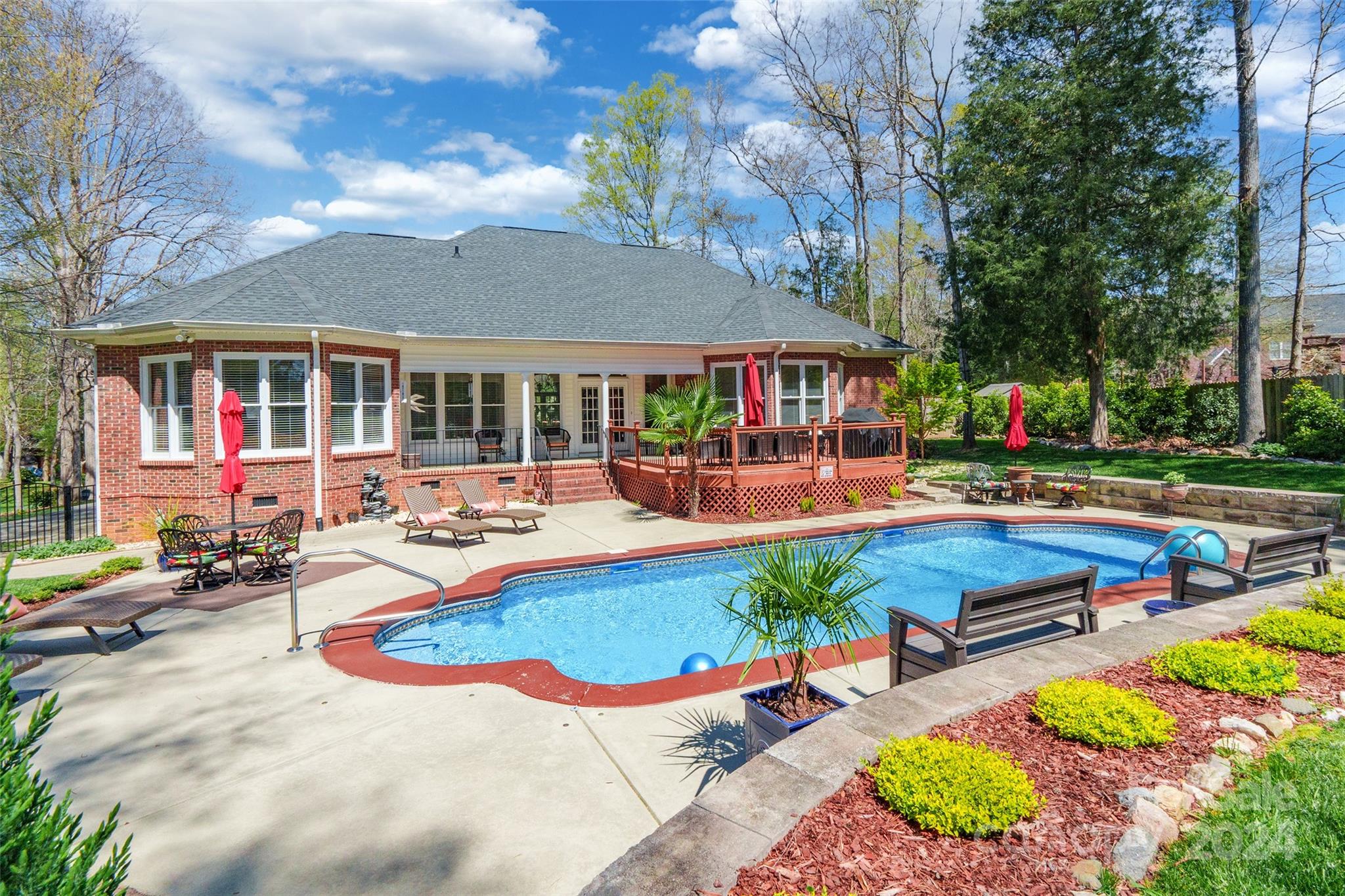 Royal Oaks - Residential