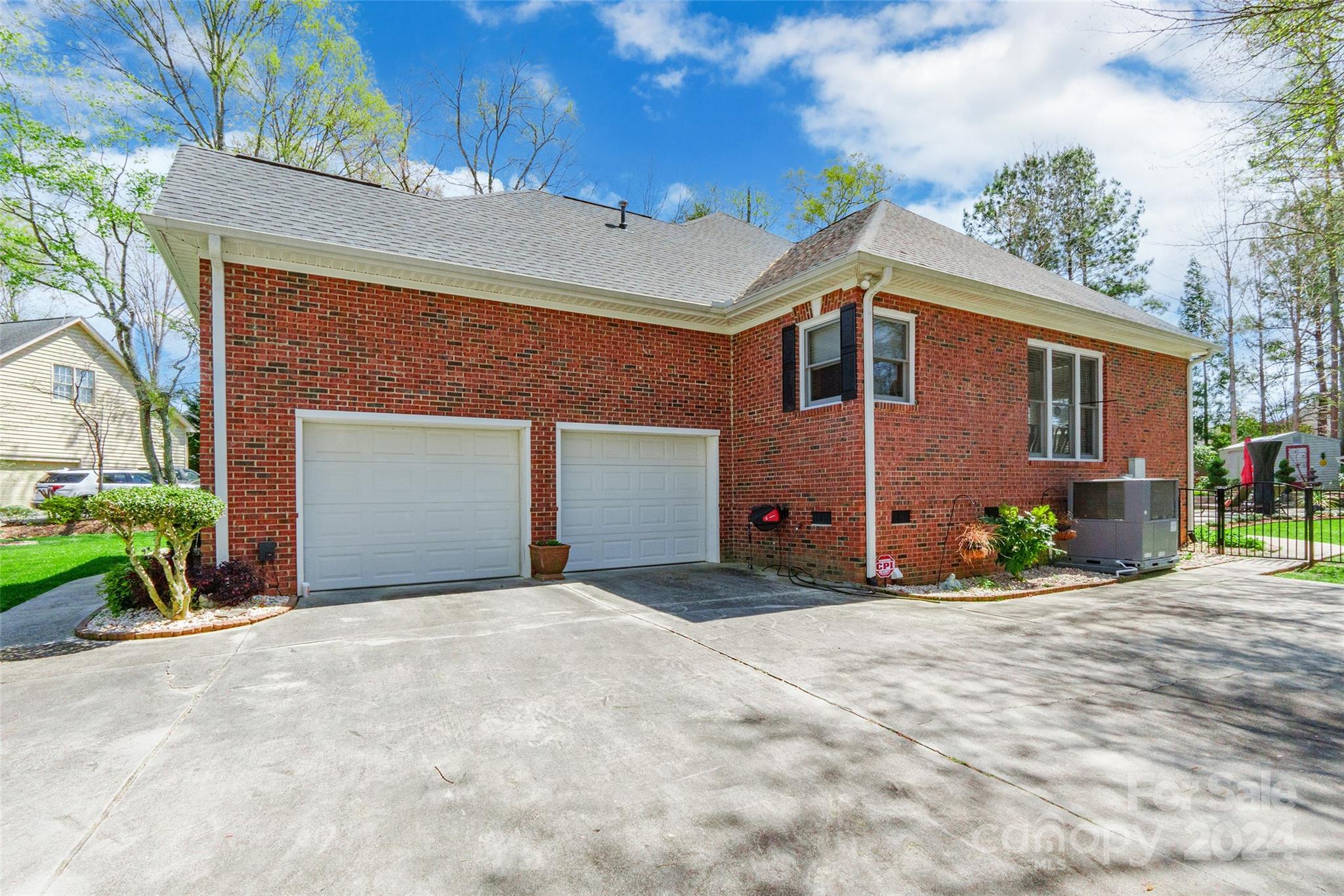 Royal Oaks - Residential