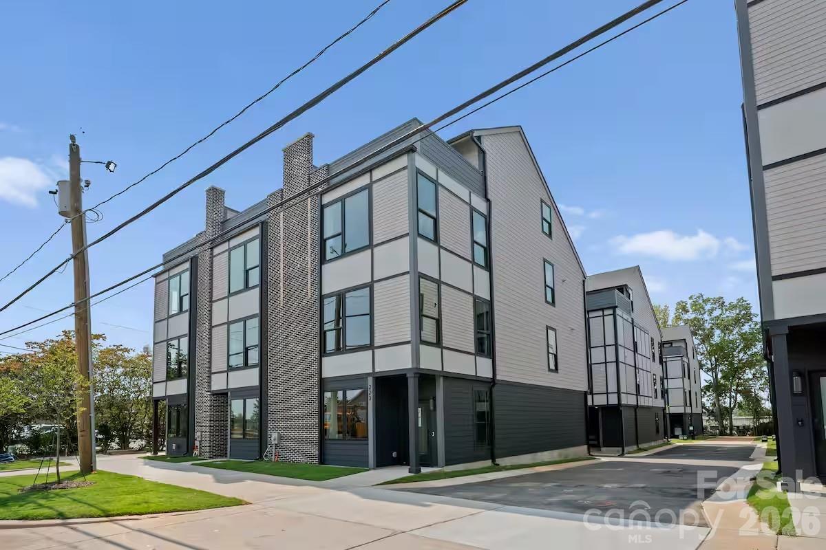Bronson Square - Residential