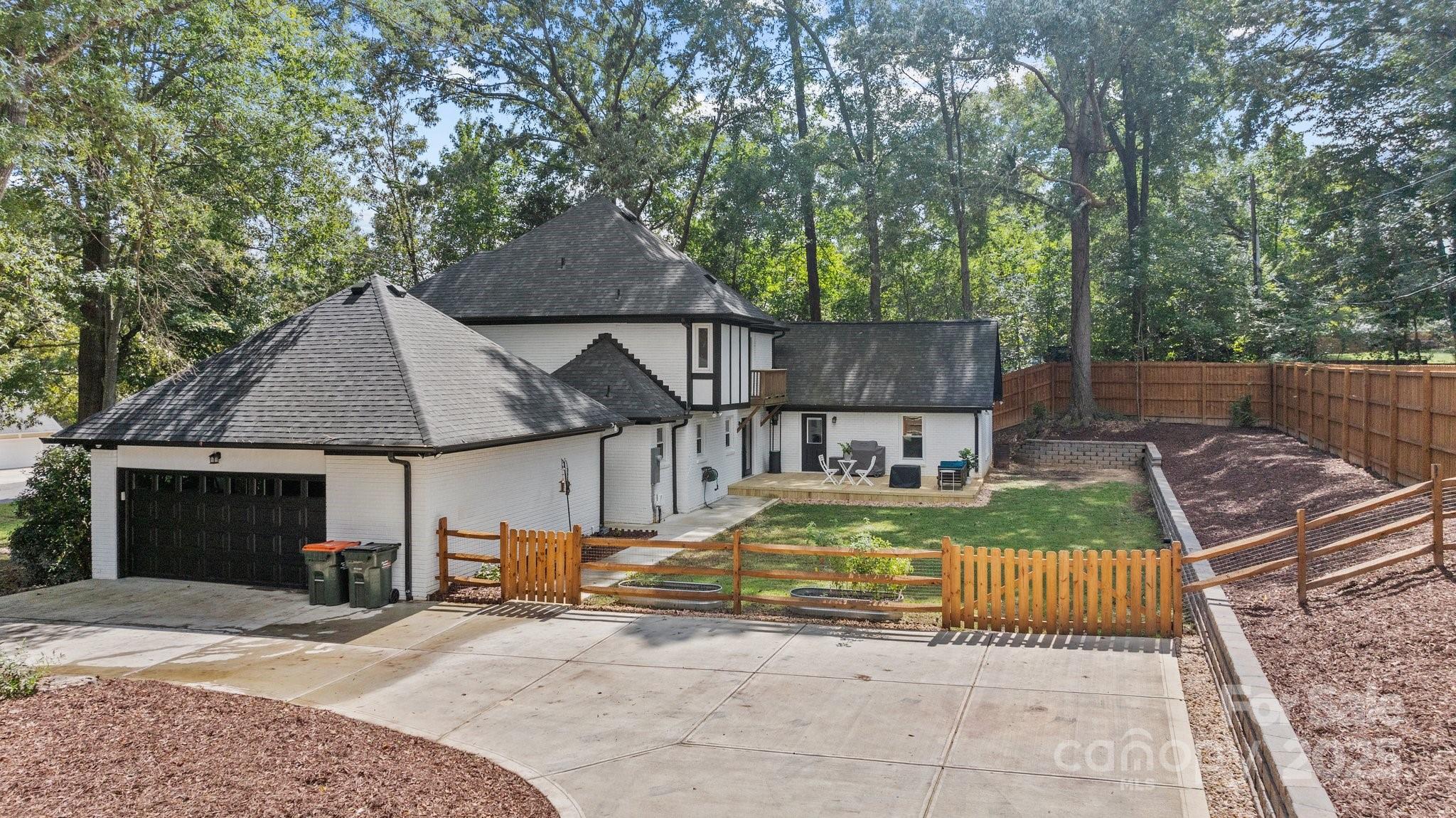 Camelot Woods - Residential