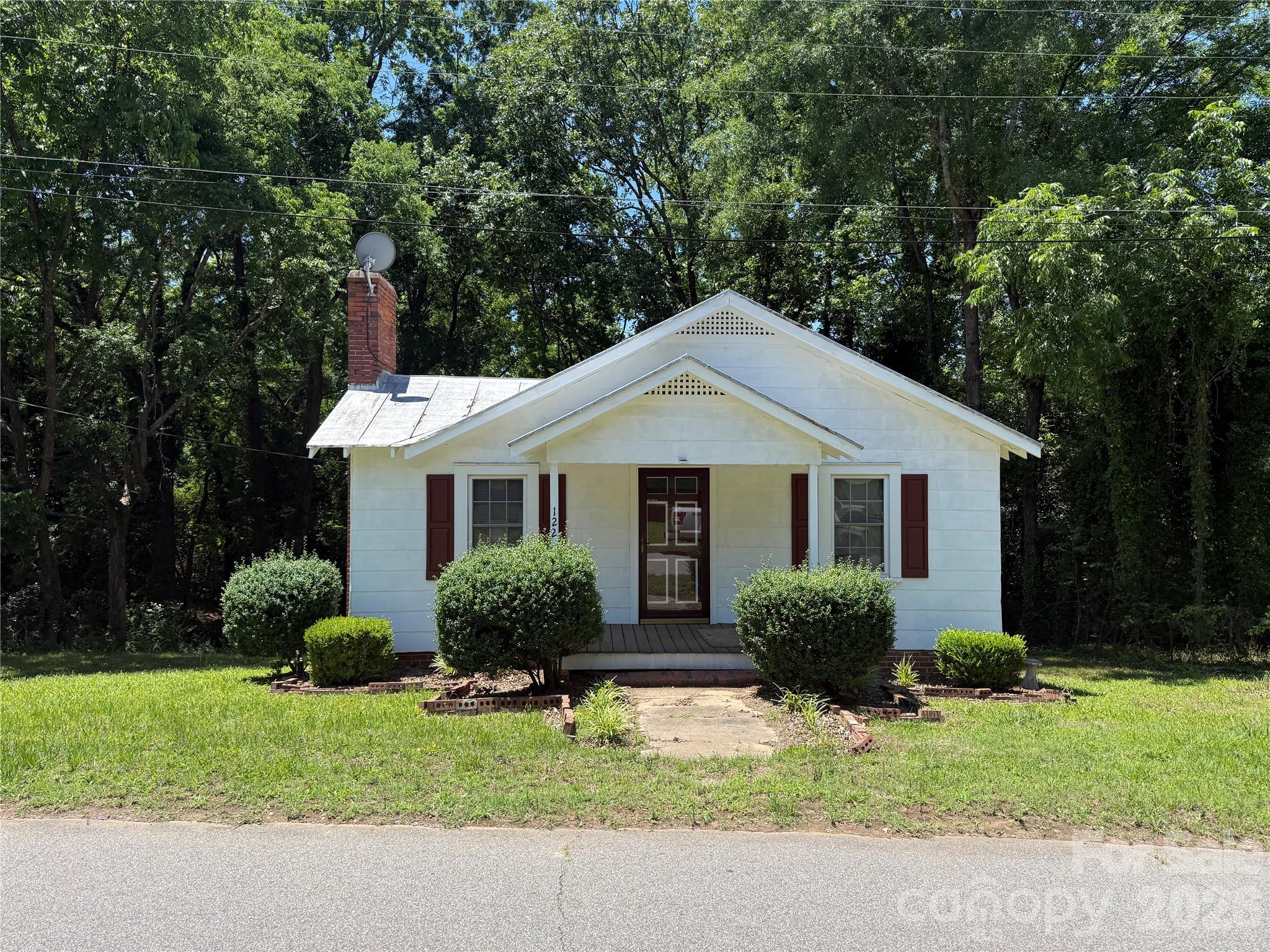 Fully renovated and move-in ready, this charming 2-bedroom, 1-bath home offers the perfect blend of modern updates and convenience. Featuring a spacious open layout, the home feels bright and inviting from the moment you walk in. Recent improvements include a new HVAC system and updated finishes throughout, providing peace of mind and comfortable living for years to come.

Situated on a spacious lot with ample parking, there's plenty of room for vehicles, outdoor activities, or future possibilities. Conveniently located just minutes from downtown, you'll enjoy easy access to shopping, dining, entertainment, and local amenities. Whether you're a first-time homebuyer, downsizing, or looking for an investment opportunity, this beautifully updated home is one you won't want to miss.