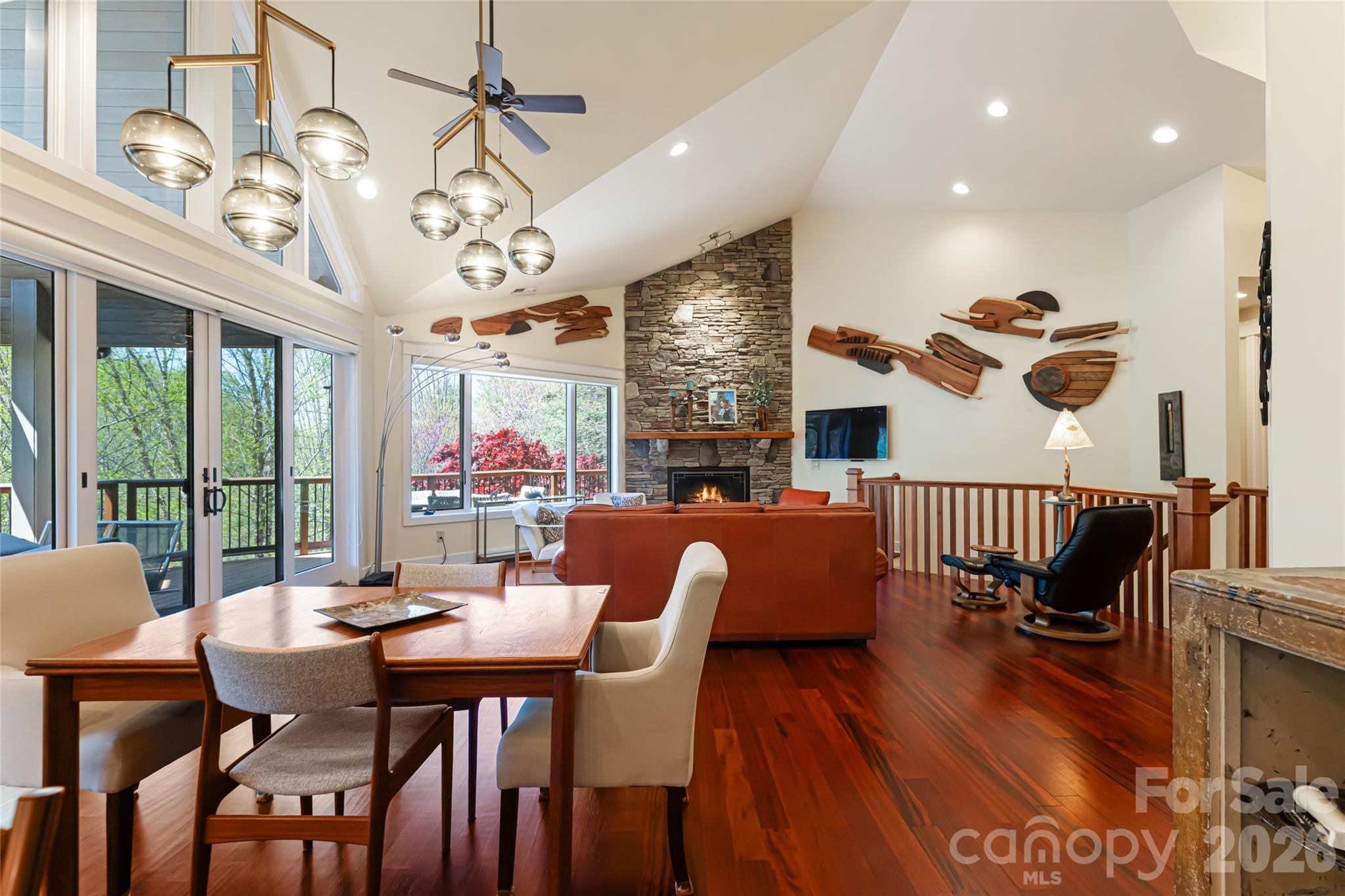 Reynolds Mountain - Residential