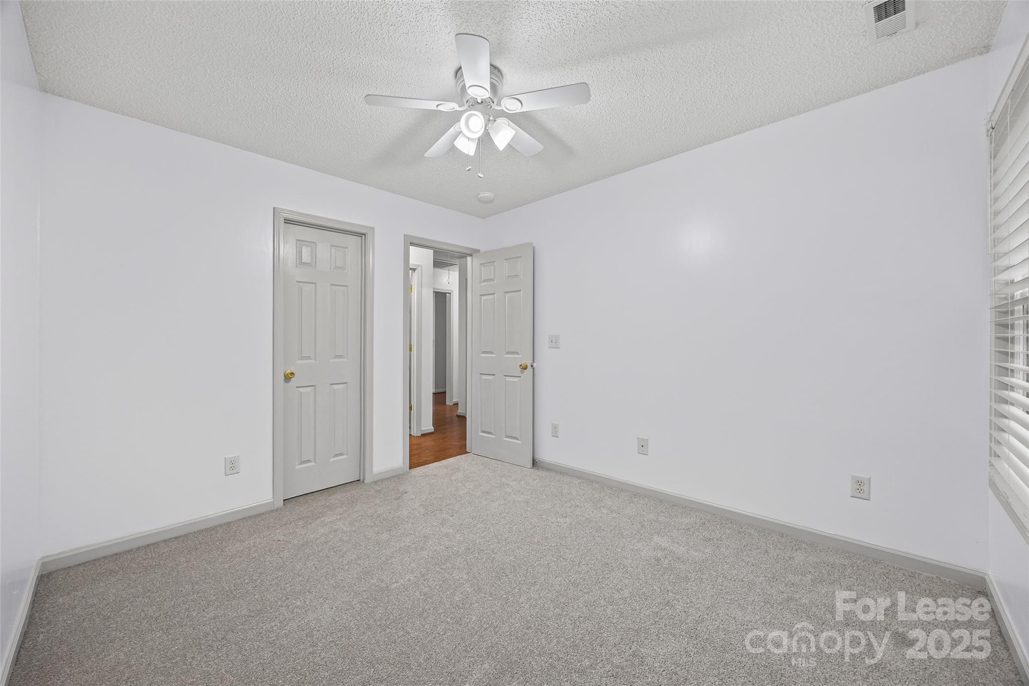 Hallmark Glen - Residential Lease