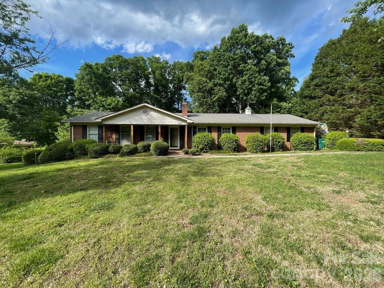 Welcome to this charming 3-bedroom, 2-bath home located in the desirable North Stanly district, nestled in an established neighborhood. This home features a spacious attached garage with a convenient utility room.
Enjoy relaxing evenings or your morning coffee on the patio overlooking the large, fenced-in backyard—perfect for entertaining or unwinding. Inside, the kitchen opens to a cozy den complete with a fireplace, creating a warm and confortable living space.
The primary suite and hallway bathrooms have been beautifully updated—truly a must-see!