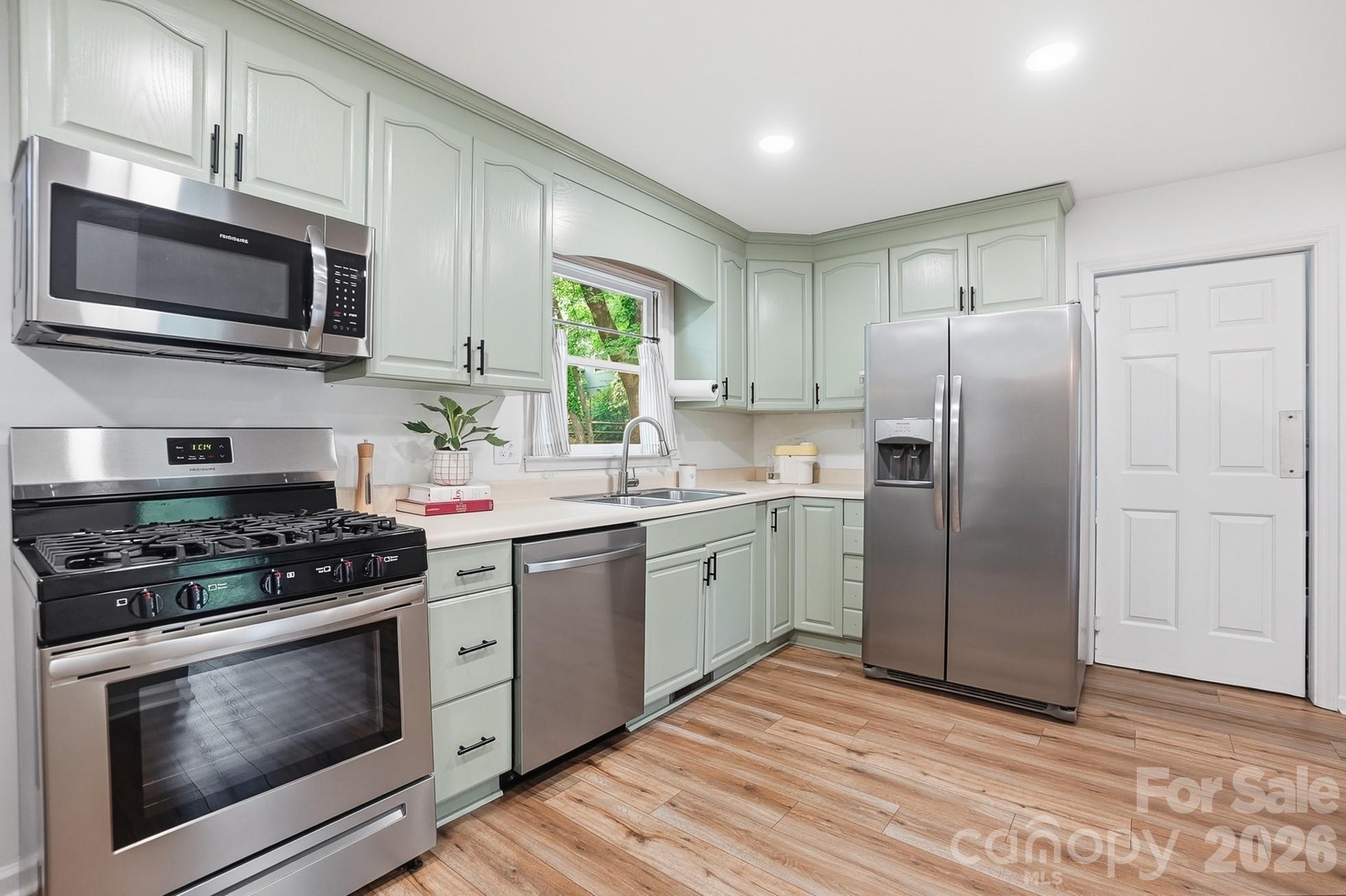 Tega Cay - Residential