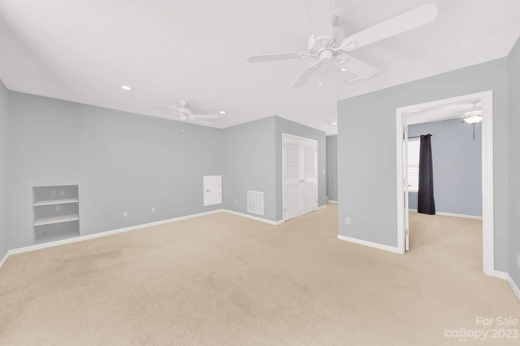 Newport Lakes - Residential