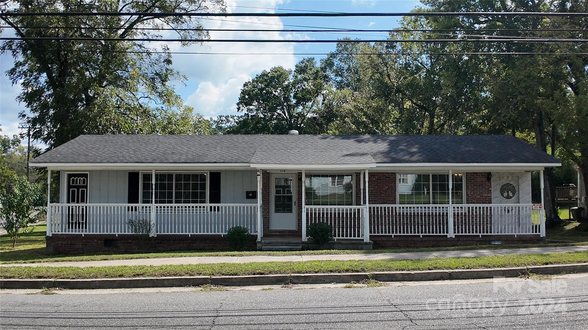 Charming ranch-style home ready for you, featuring 3 bedrooms and 2 baths—perfect for comfortable living. This single-story beauty offers a seamless flow throughout, ideal for both relaxation and entertaining. This home has all the cozy details to make it your own!