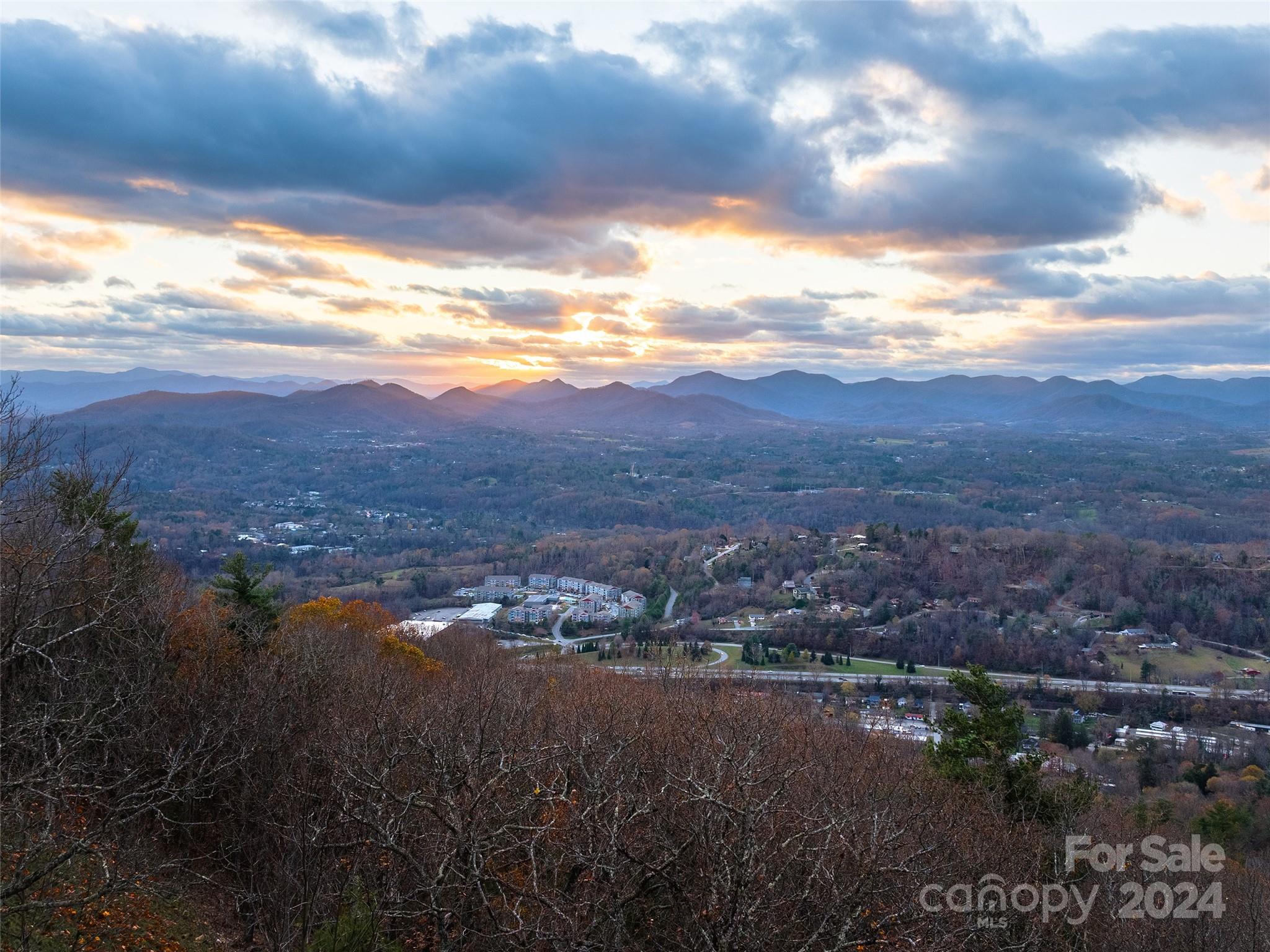 Reynolds Mountain - Residential