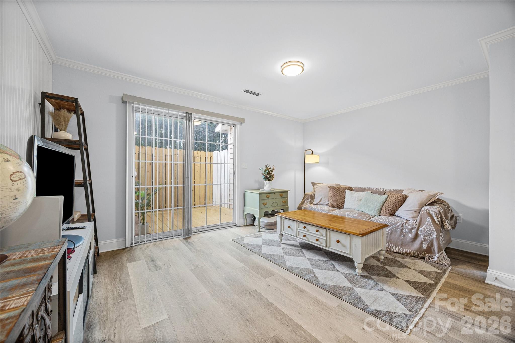 Manor Lake - Residential