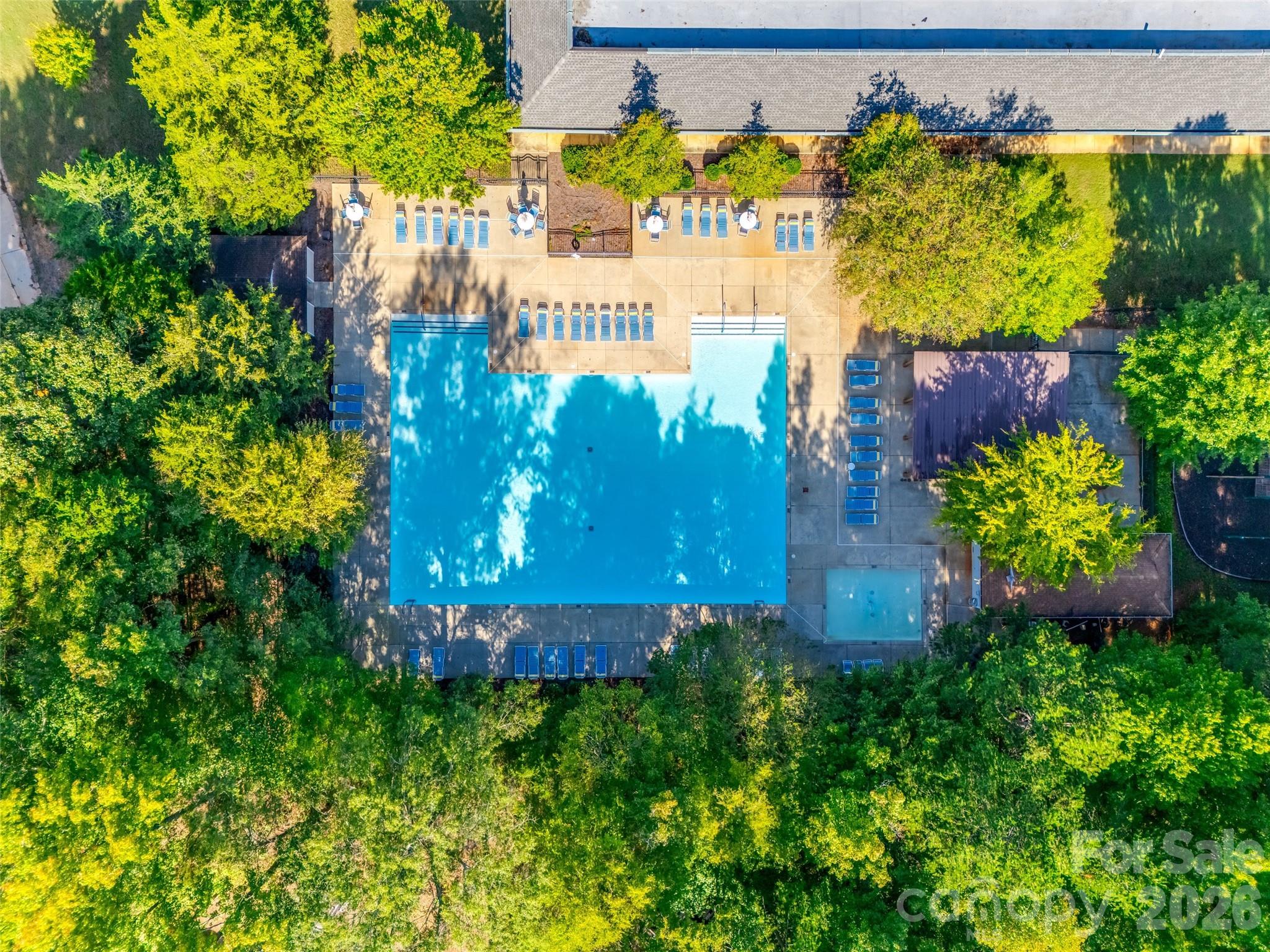 Manor Lake - Residential