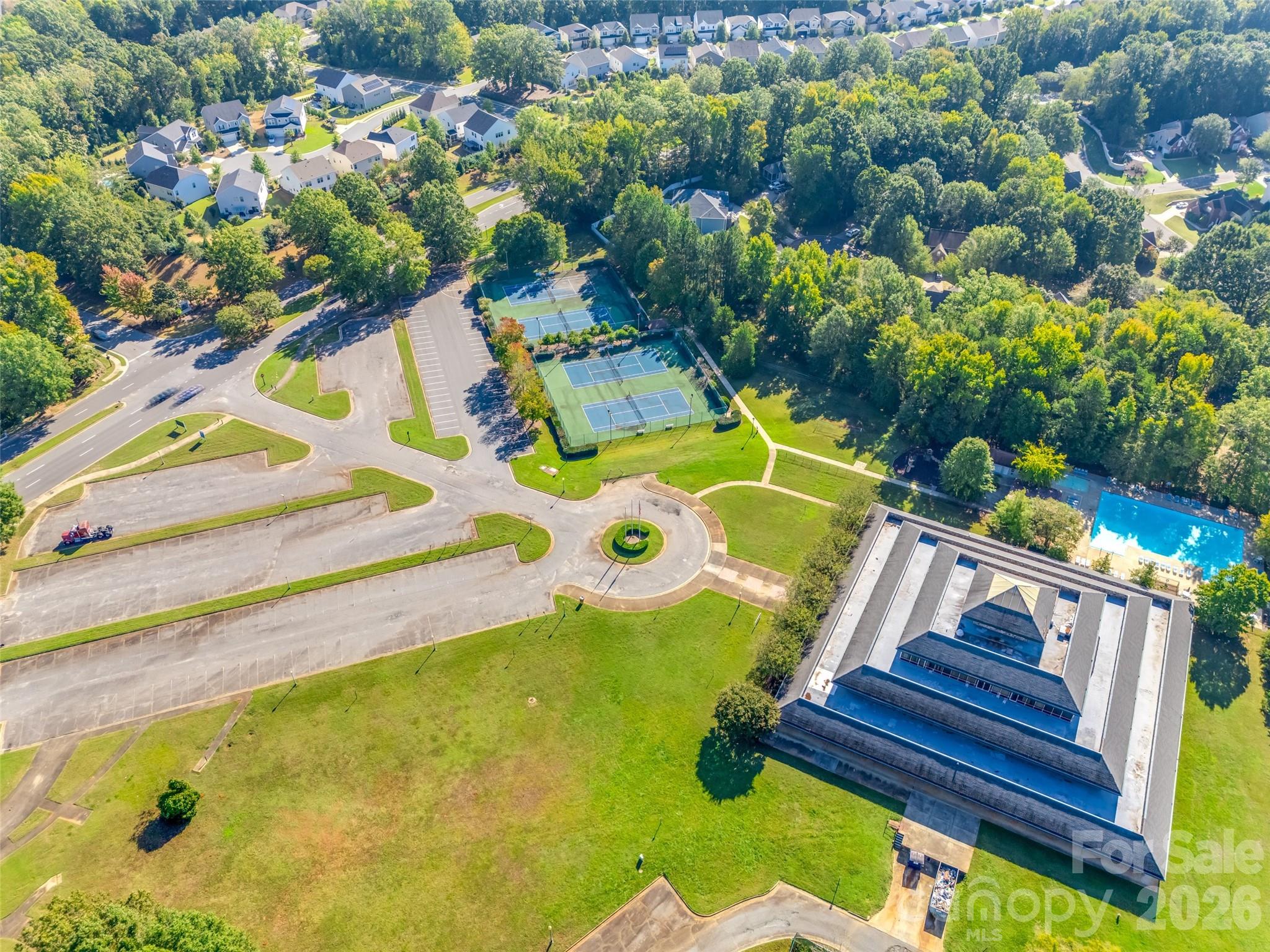 Manor Lake - Residential
