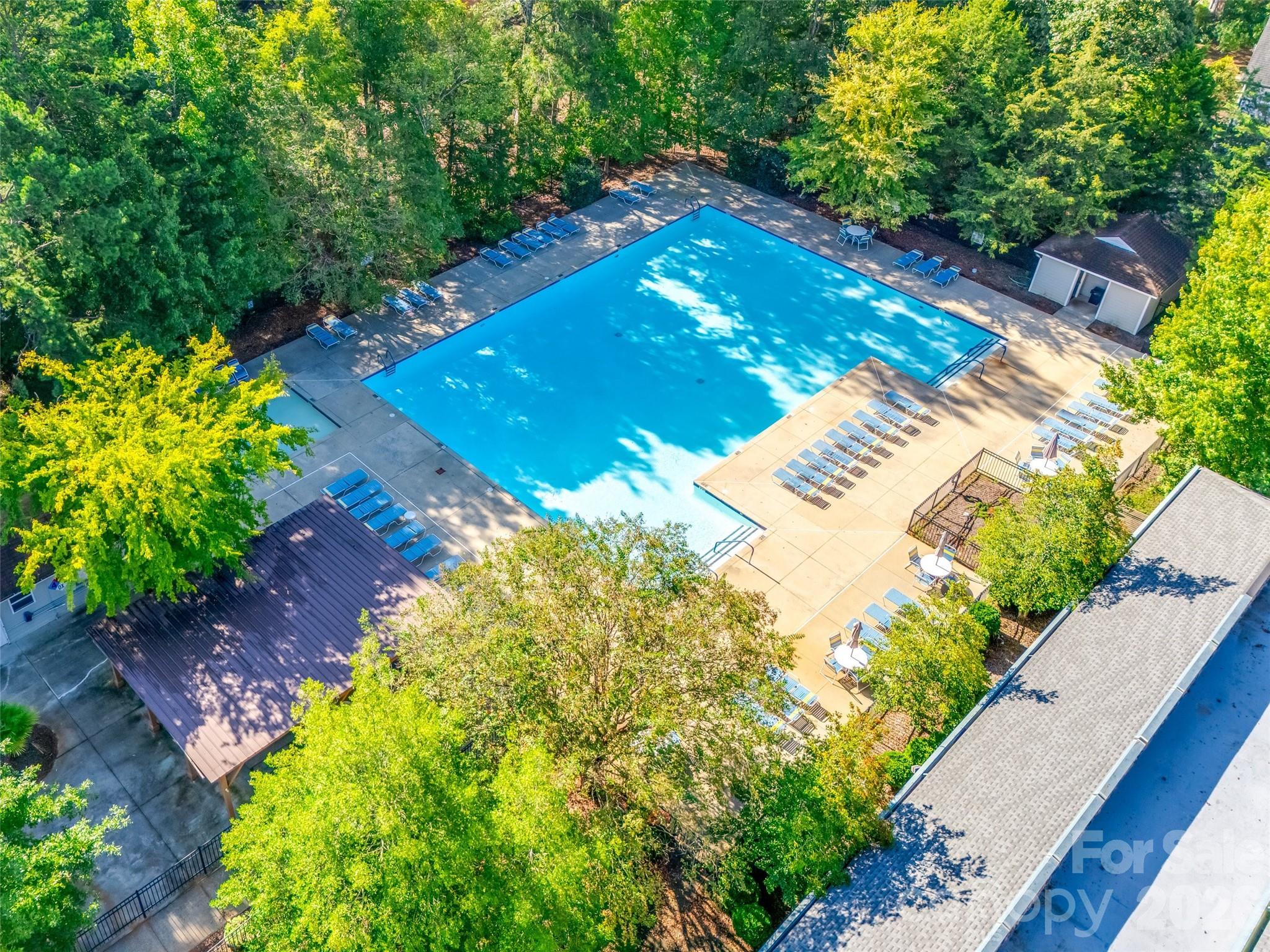 Manor Lake - Residential
