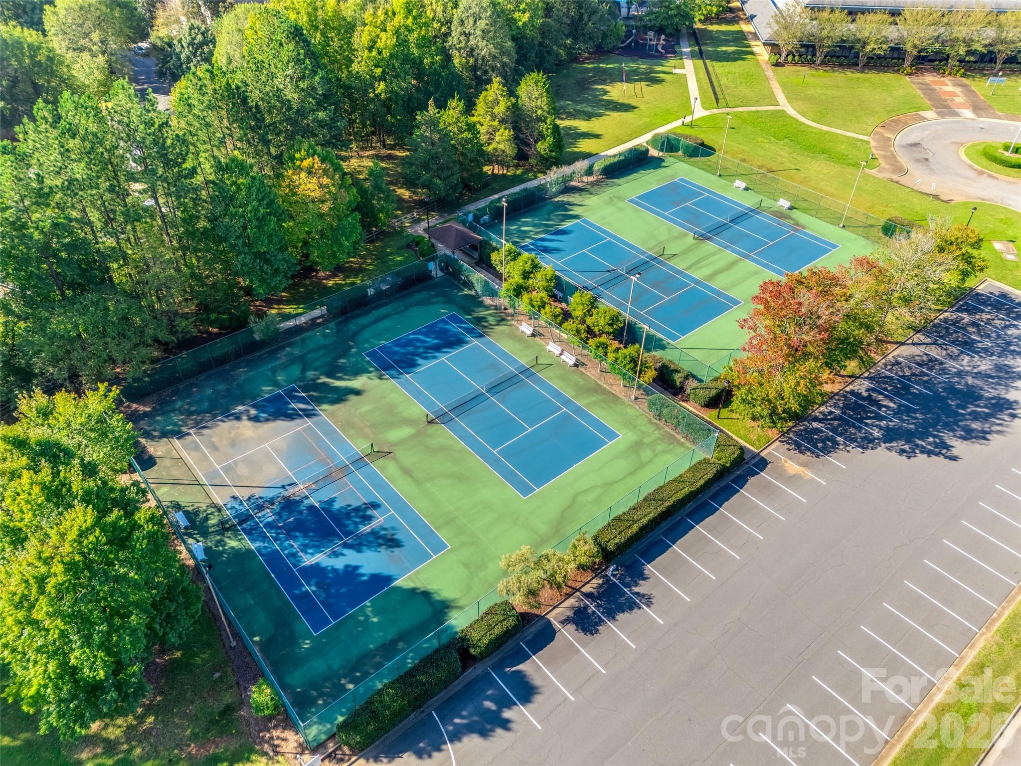 Manor Lake - Residential