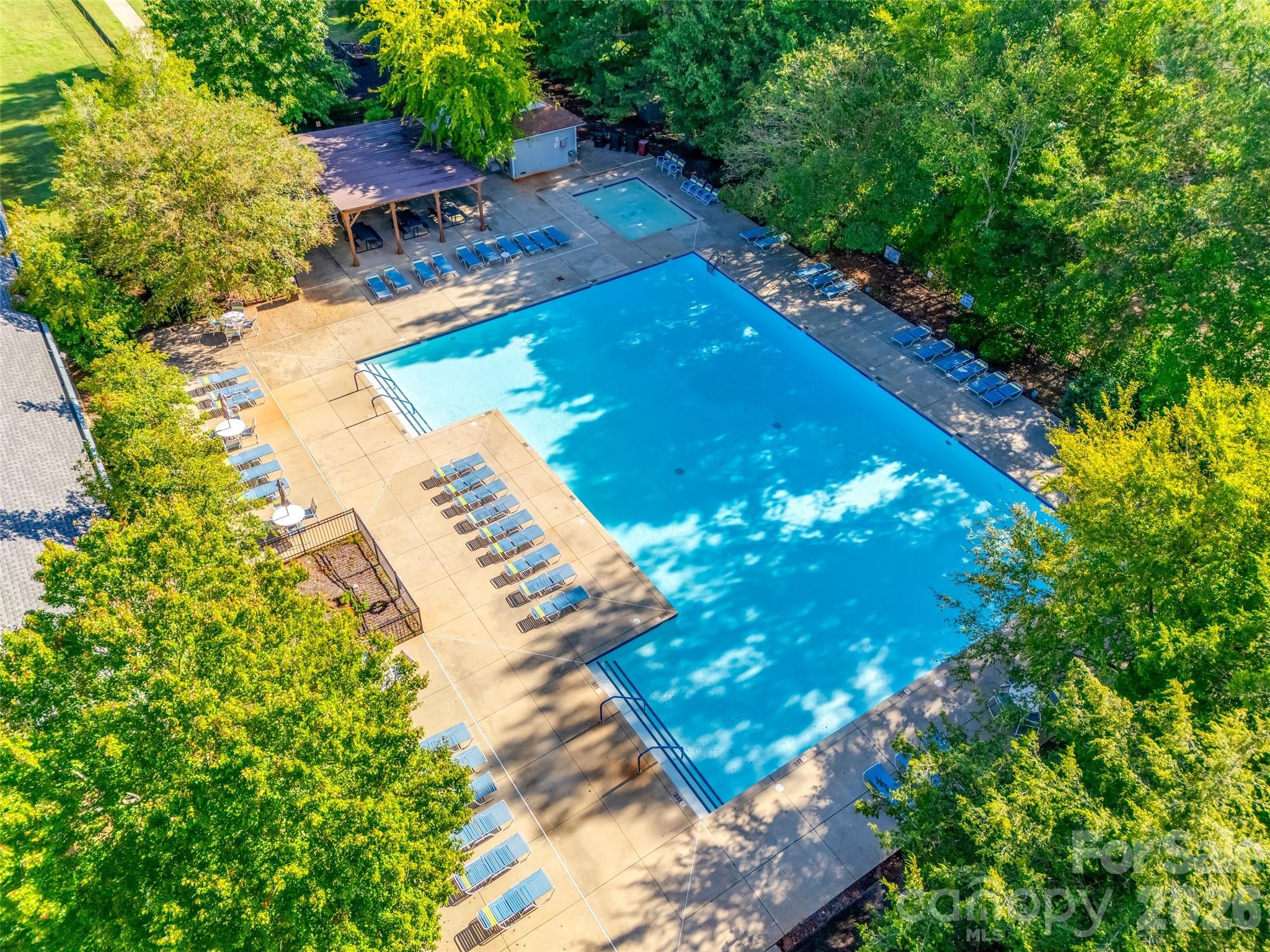 Manor Lake - Residential