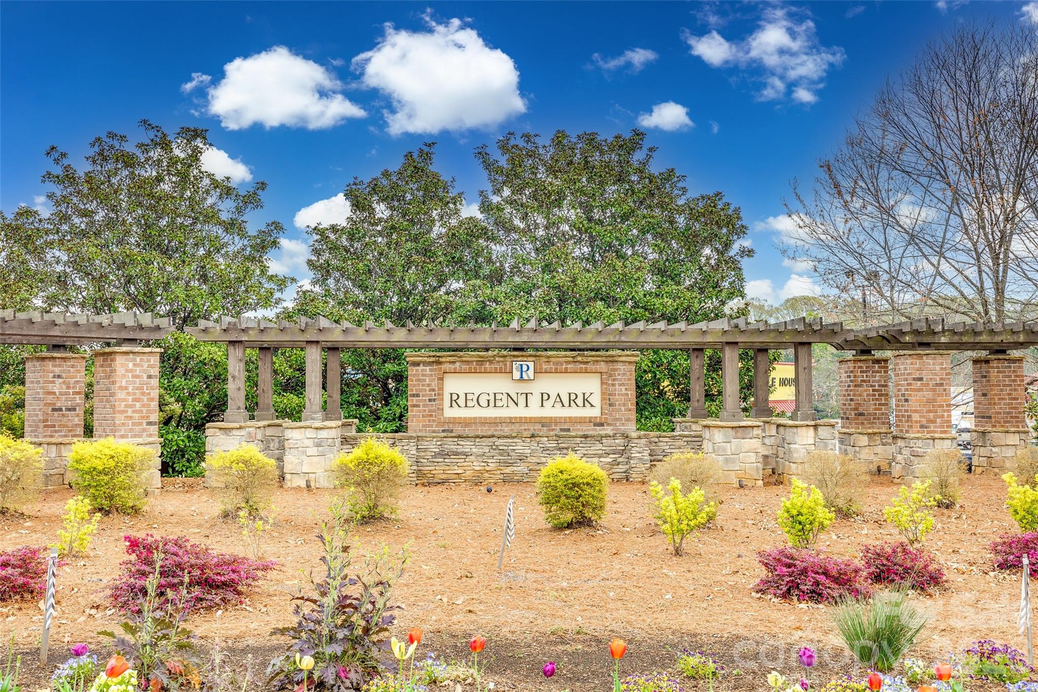 Manor Lake - Residential