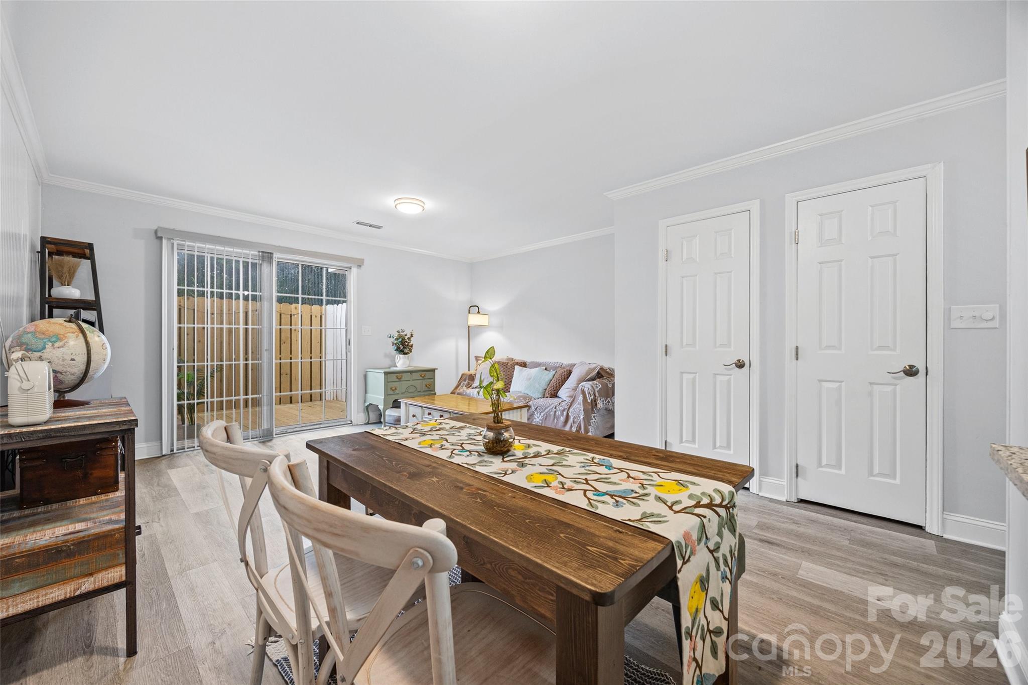 Manor Lake - Residential