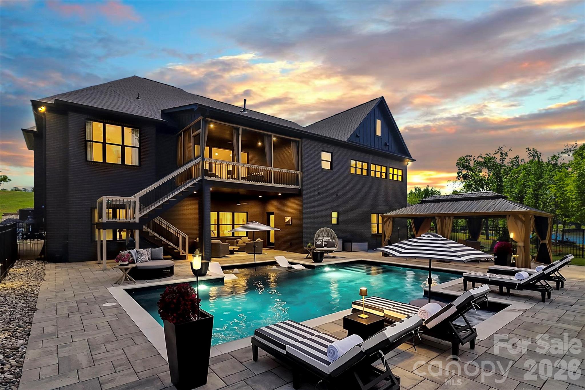 ESSEX POINTE - Residential