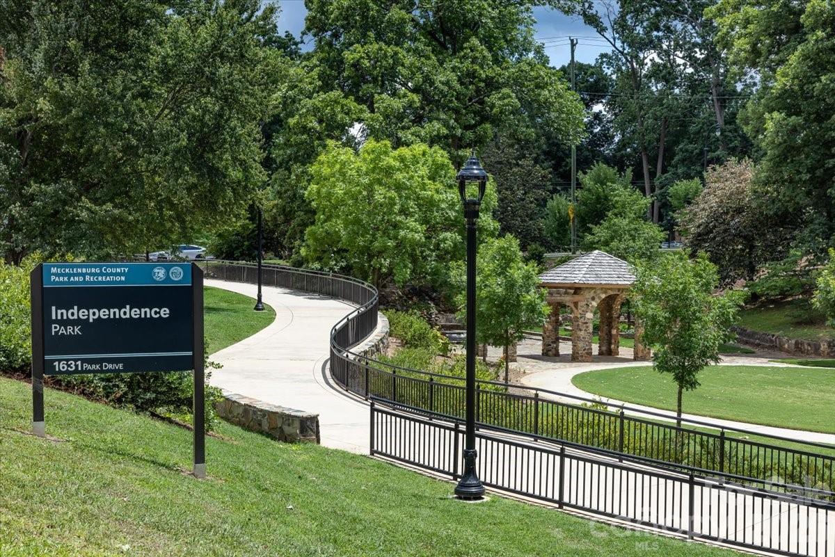 Hawthorne Condominiums - Residential