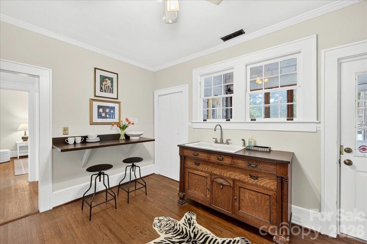 Hawthorne Condominiums - Residential