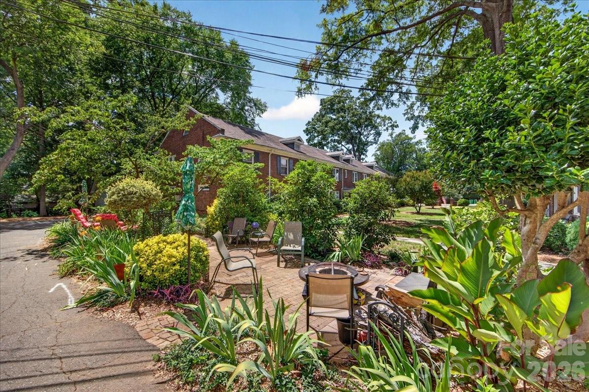 Hawthorne Condominiums - Residential