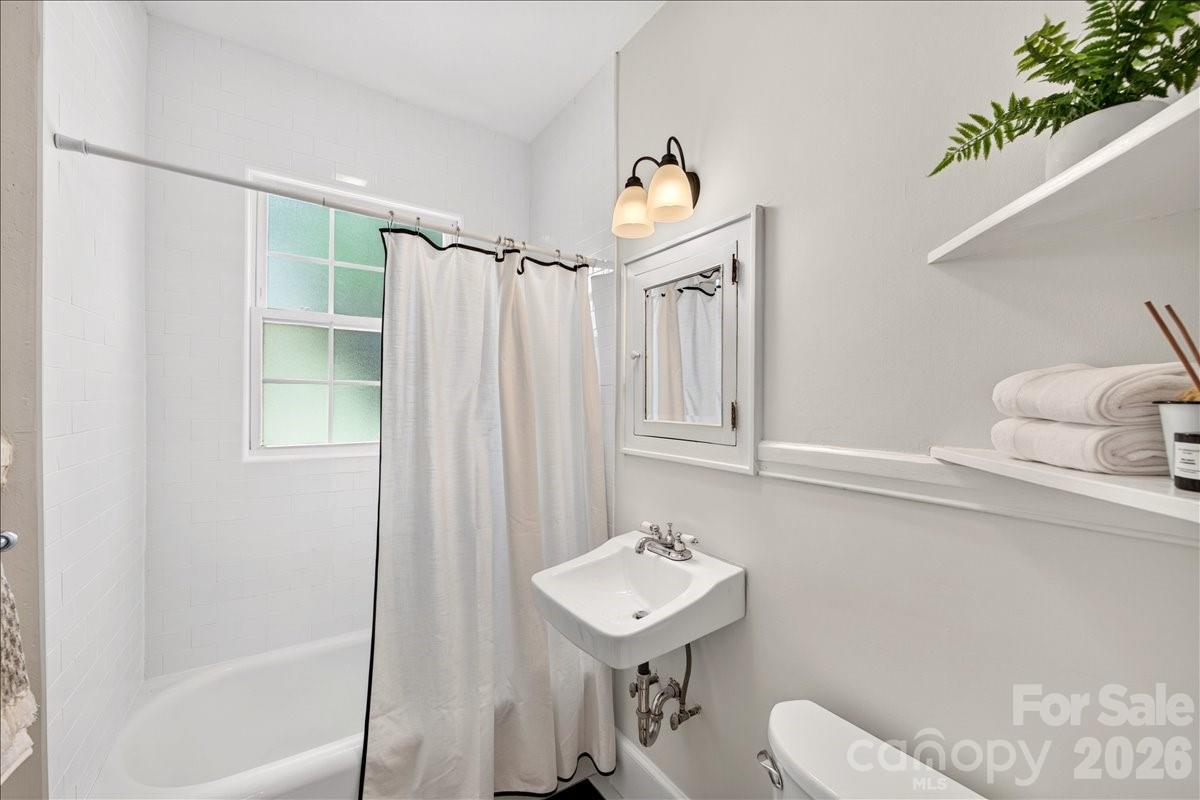 Hawthorne Condominiums - Residential