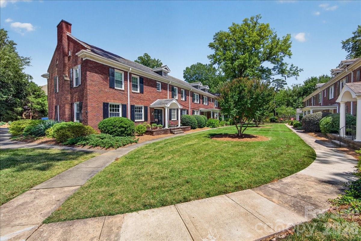 Hawthorne Condominiums - Residential