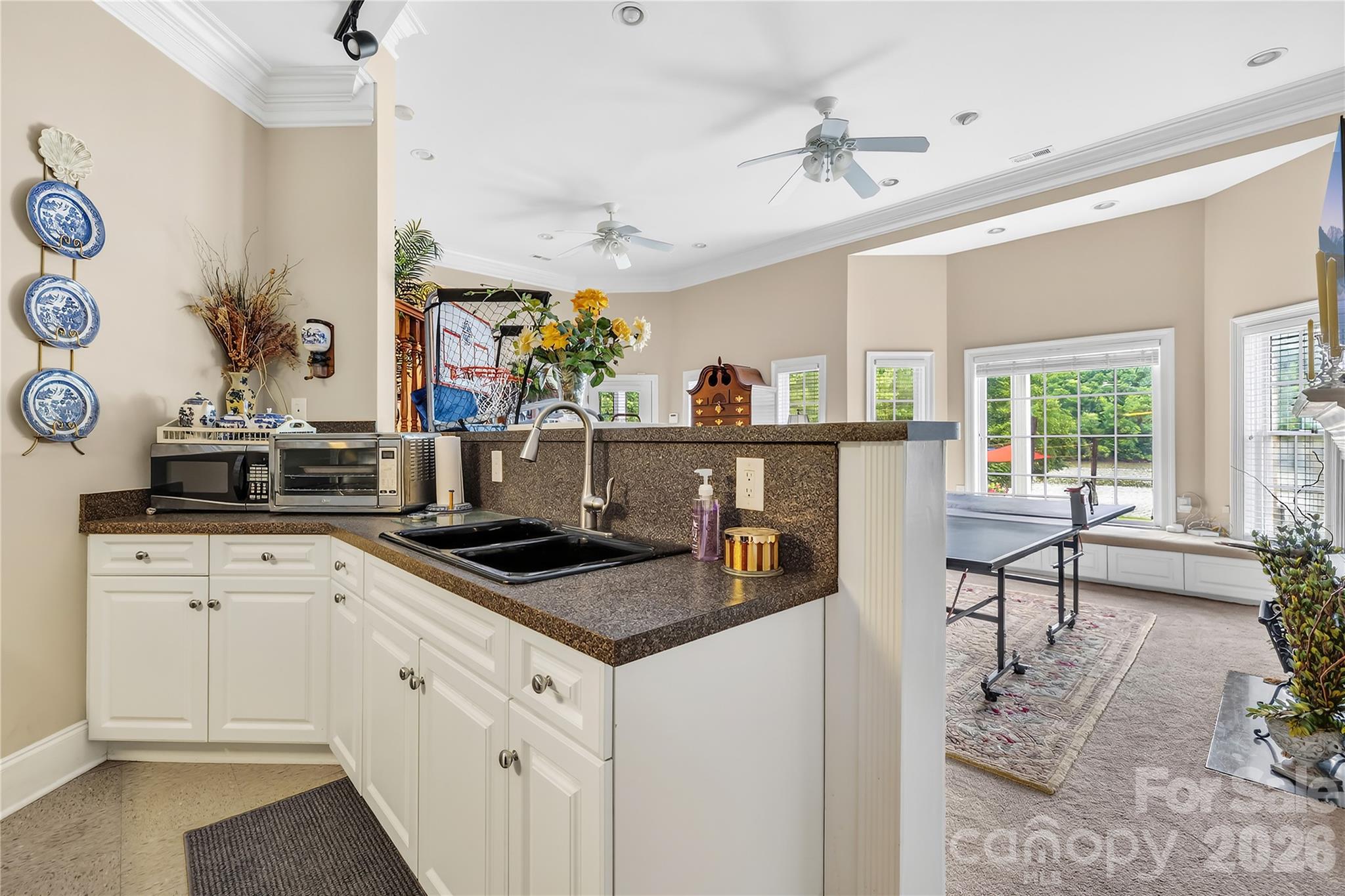 Debutary Pointe - Residential