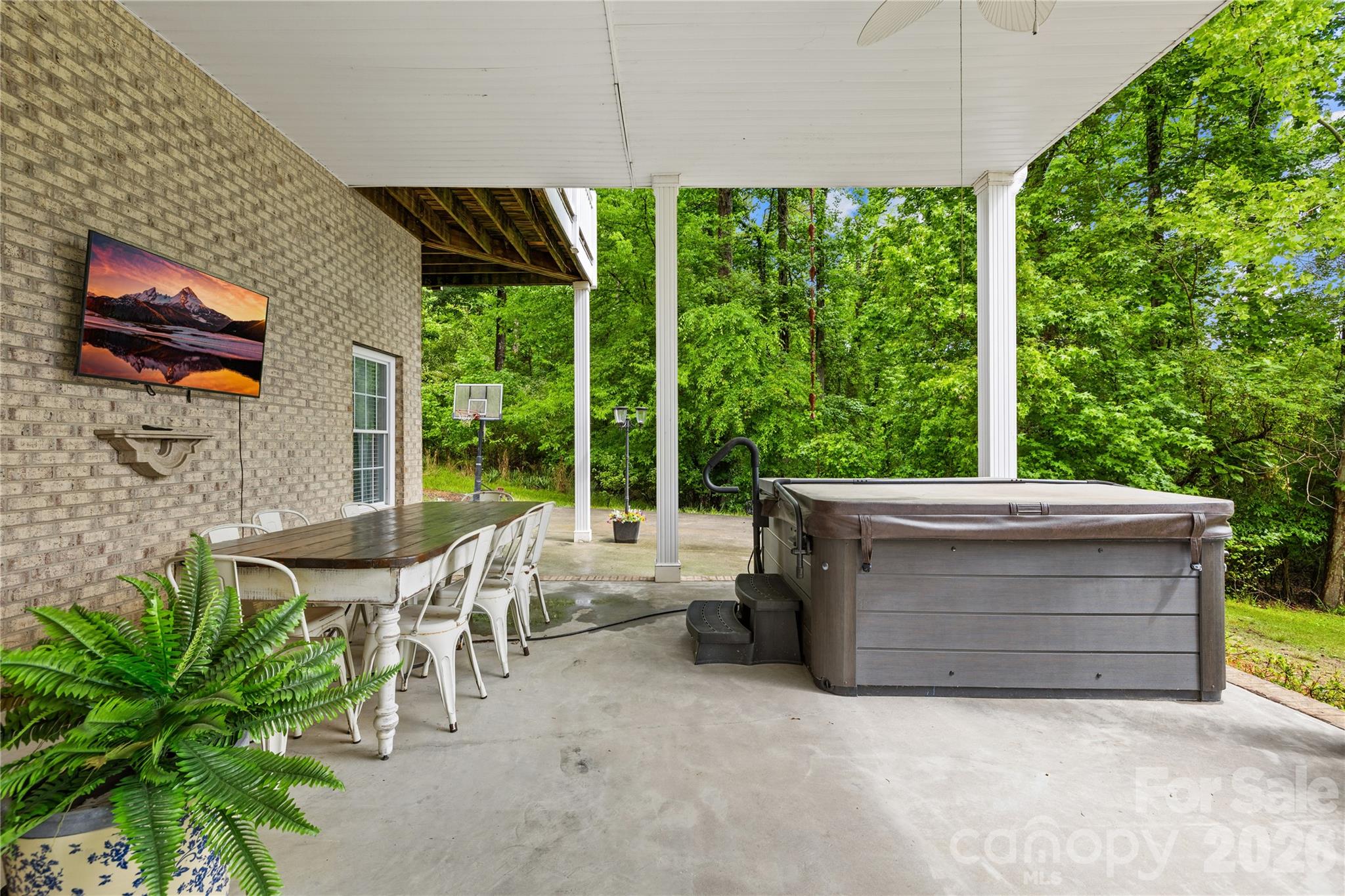 Debutary Pointe - Residential