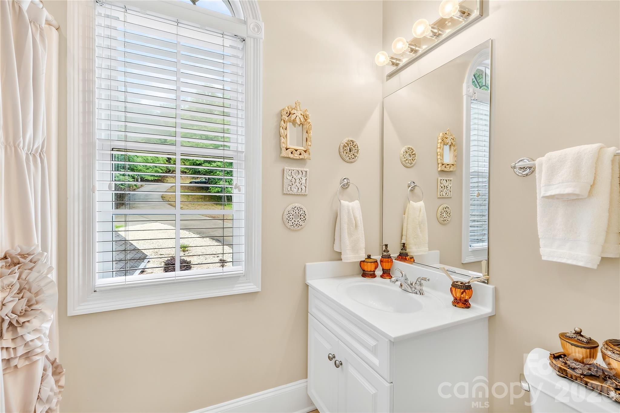 Debutary Pointe - Residential