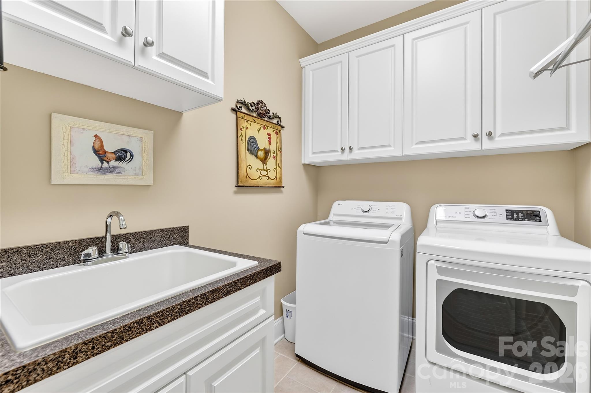 Debutary Pointe - Residential