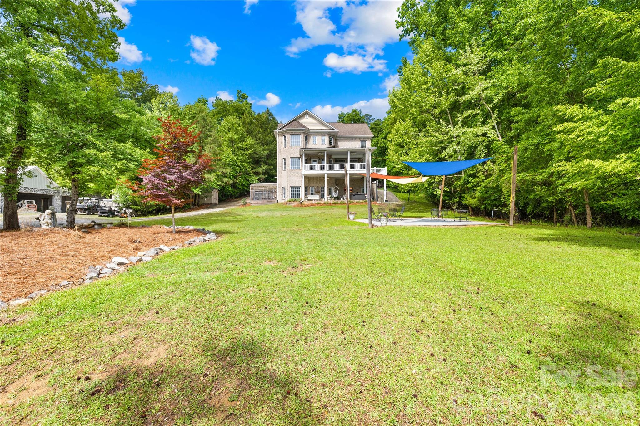 Debutary Pointe - Residential