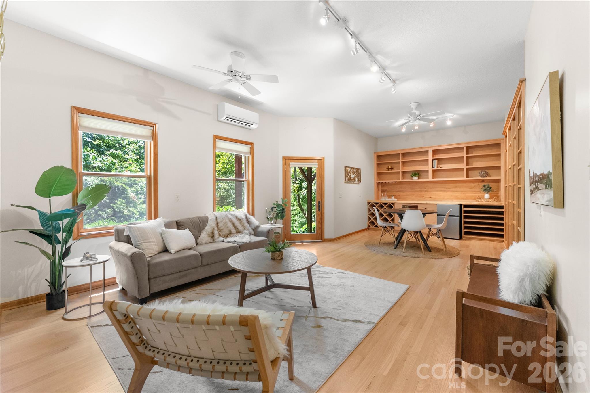 Toms Creek - Residential