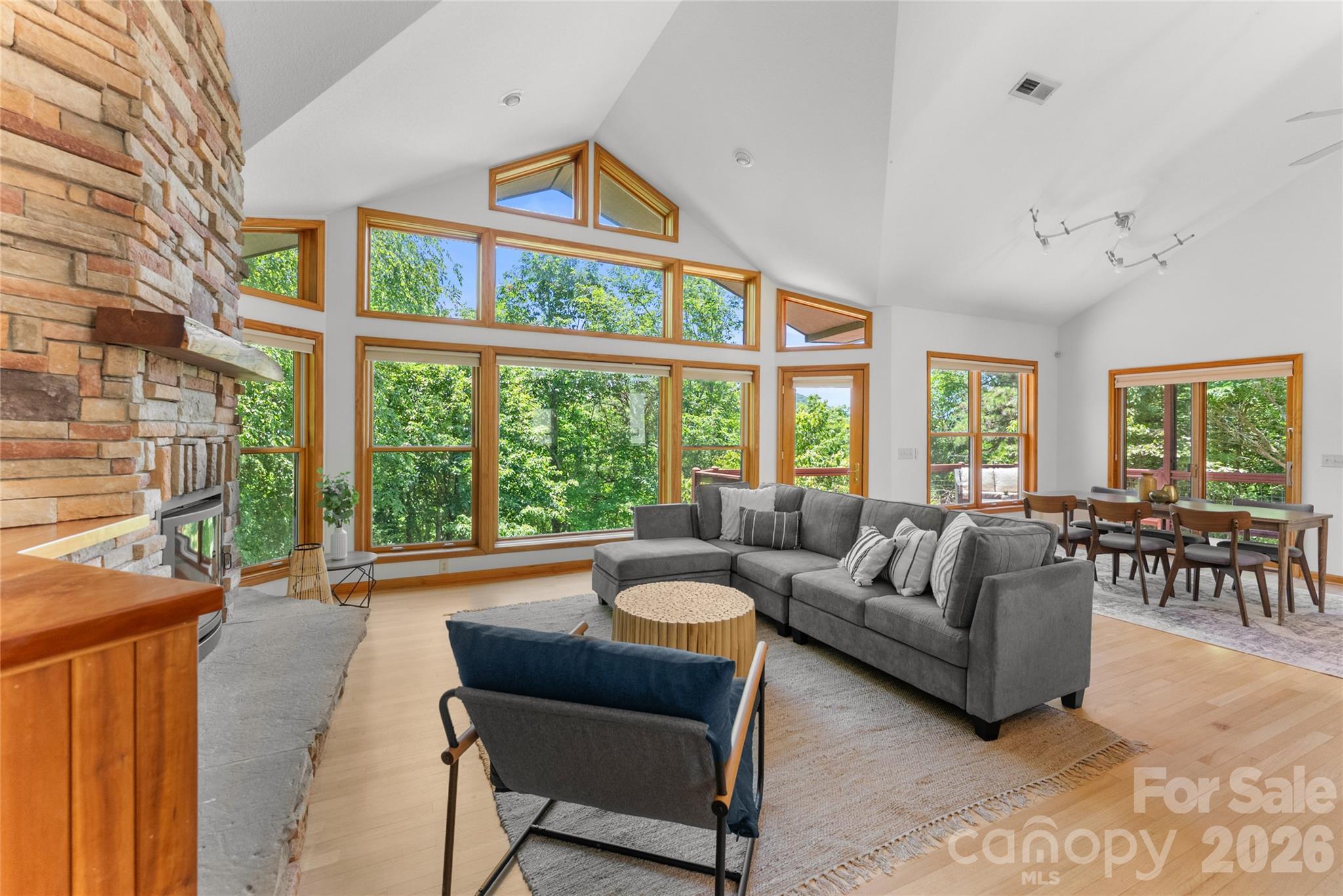 Toms Creek - Residential