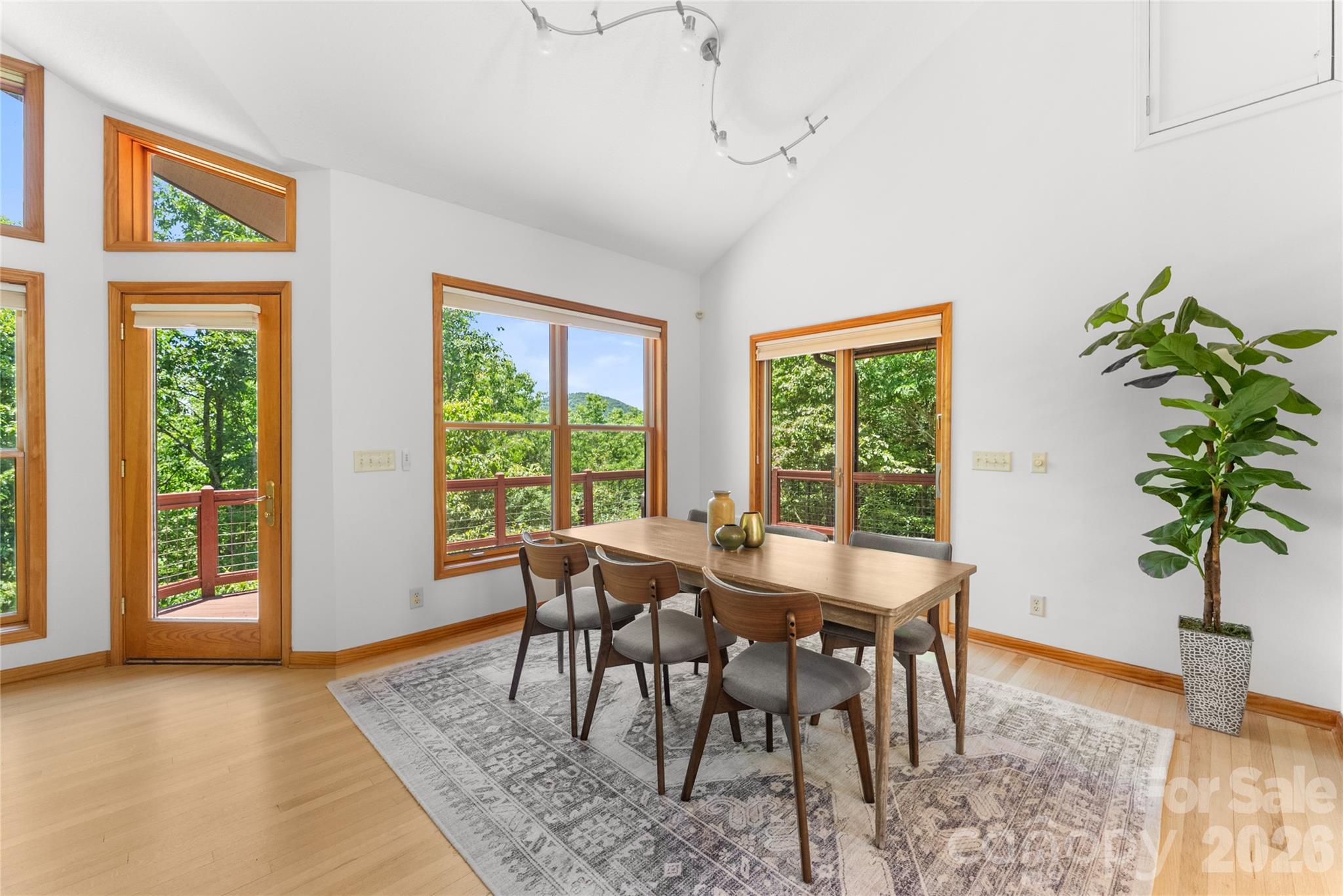Toms Creek - Residential