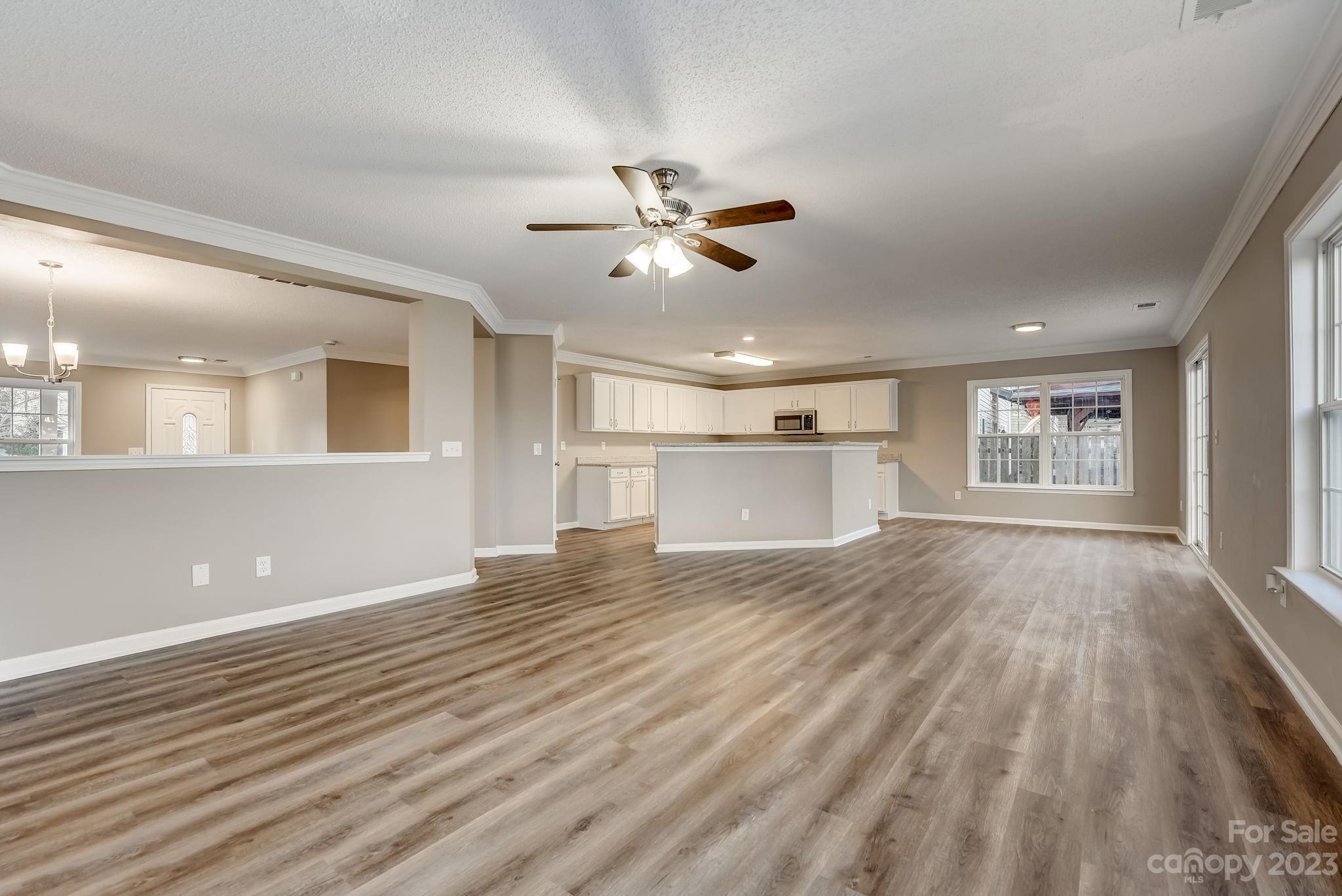 Hamilton Lakes - Residential