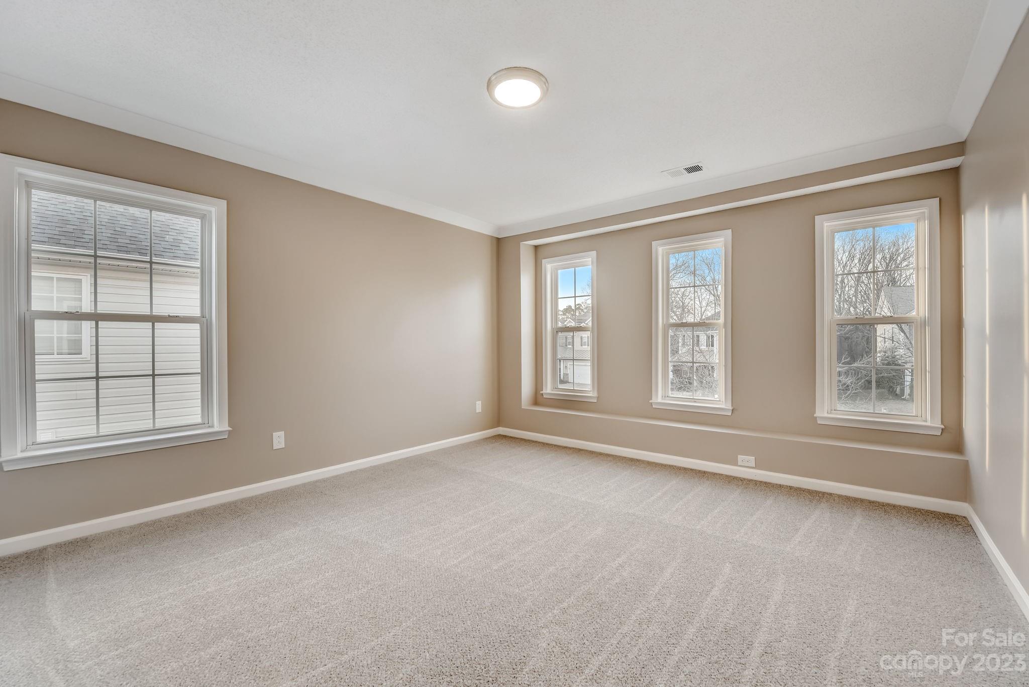 Hamilton Lakes - Residential