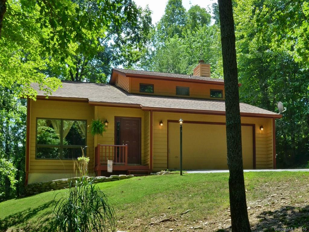 Spacious 3 bedroom, 2.5 bath home in quiet neighborhood in TCR school district.  Living room has a soaring ceiling, kitchen opens up to den with a gas fireplace, formal dining room, and partially finished basement.  3 levels of living offers plenty of space to spread out with storage galore. This home is ready for your personal touch.